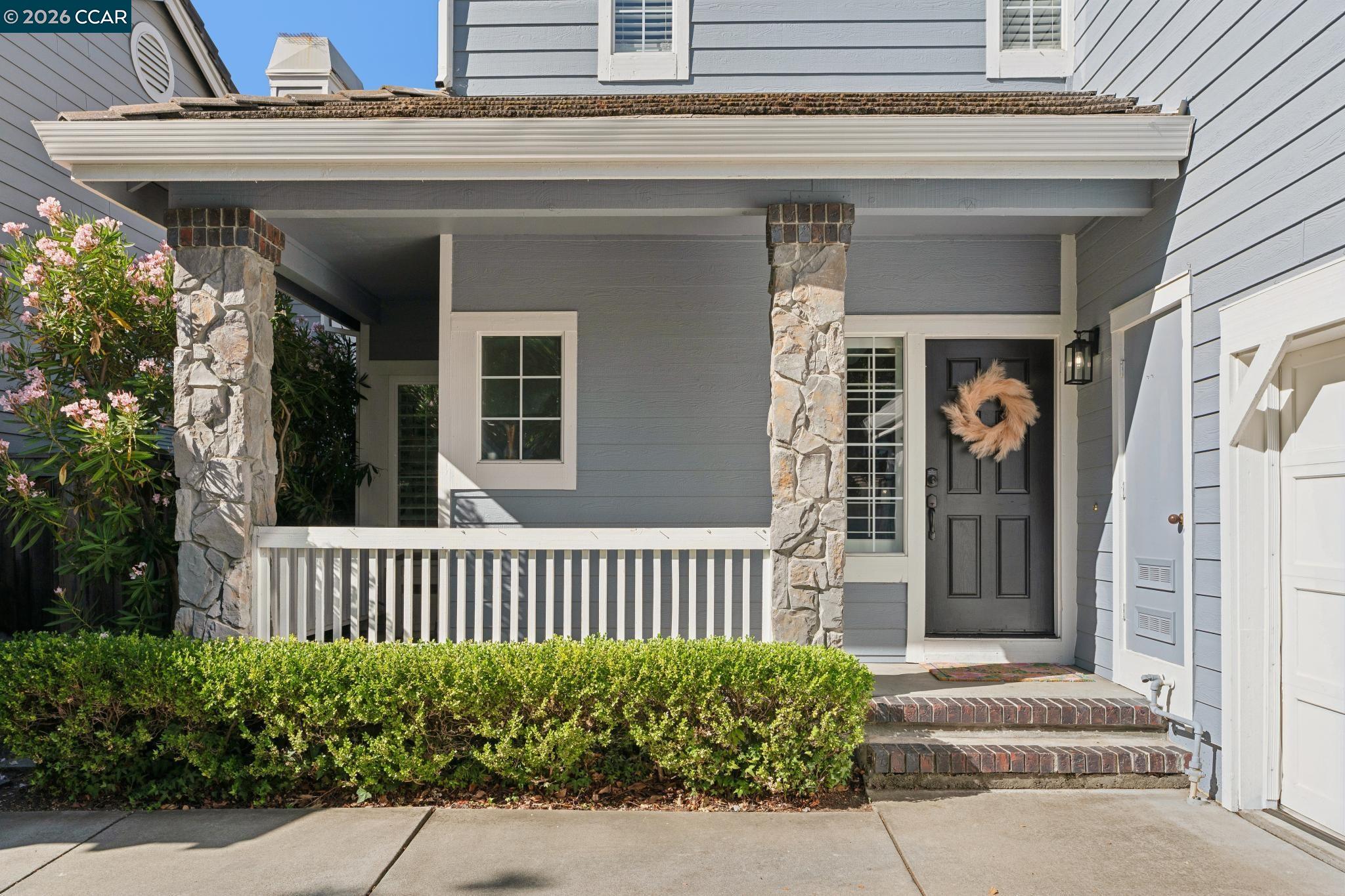 921 Arrowhead Ter