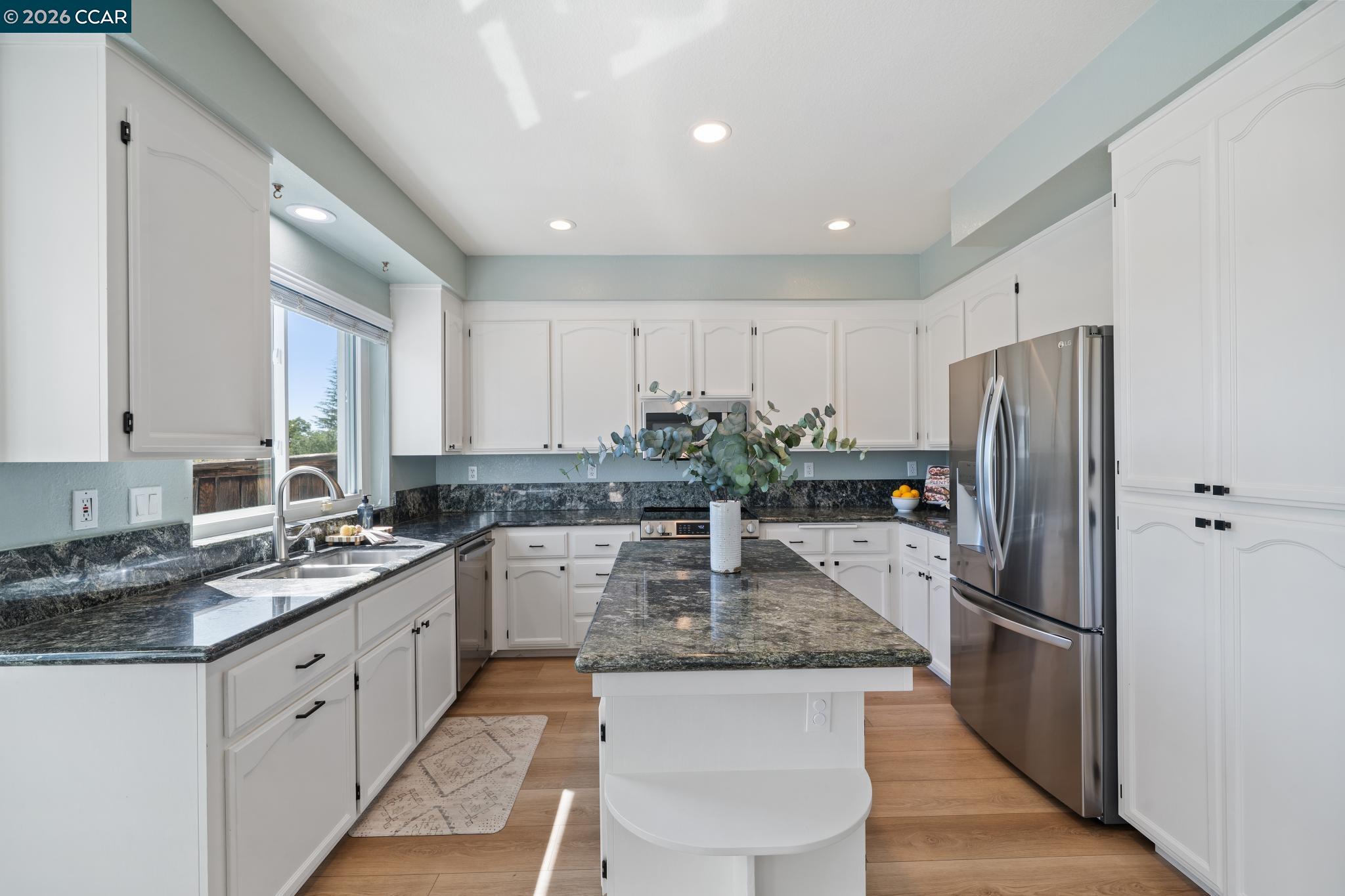 921 Arrowhead Ter