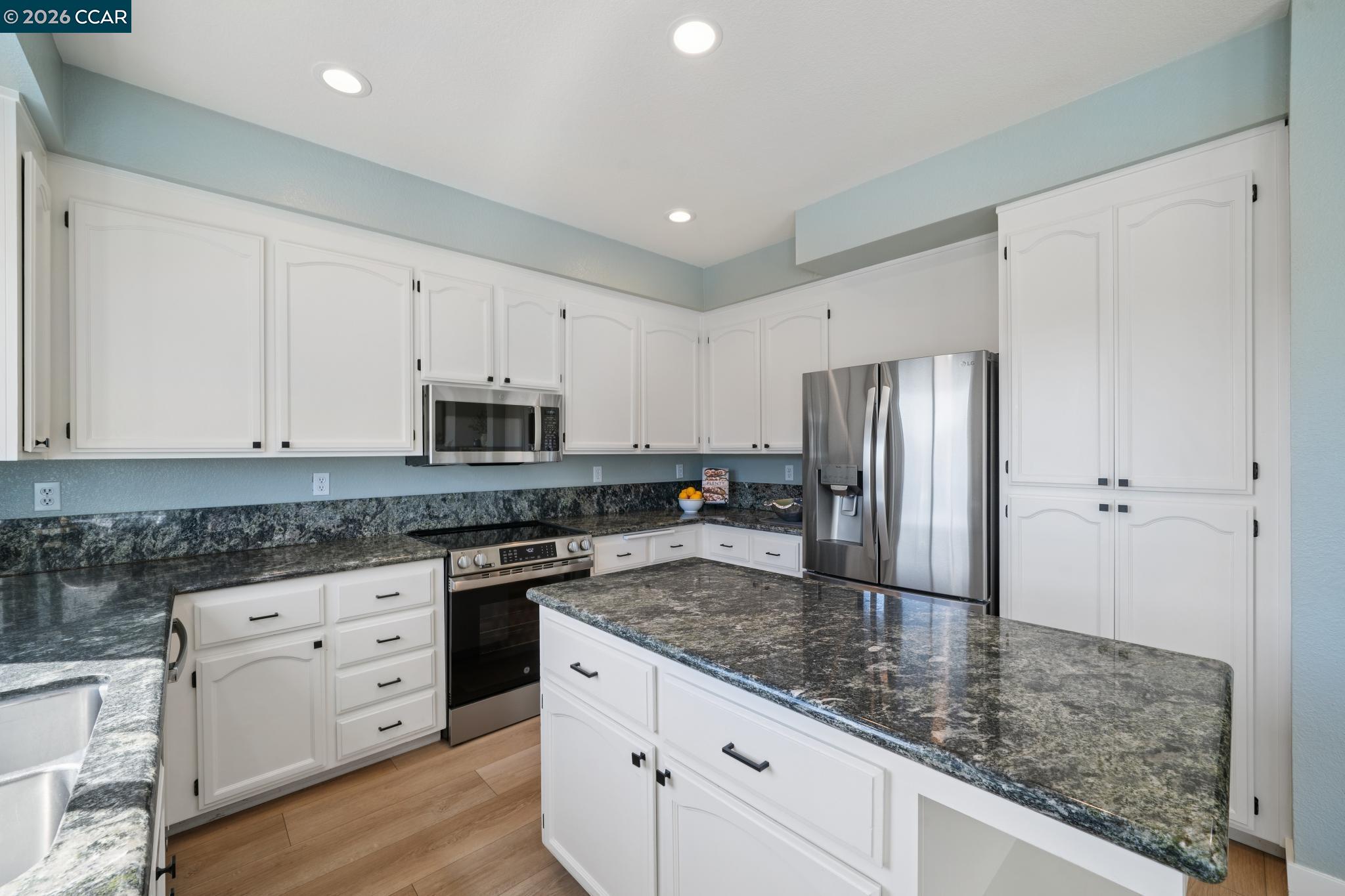 921 Arrowhead Ter