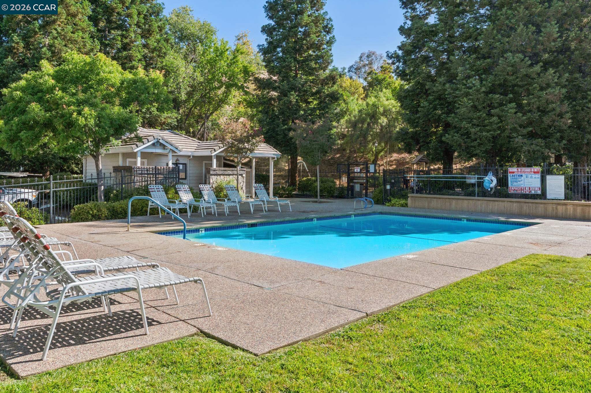 921 Arrowhead Ter