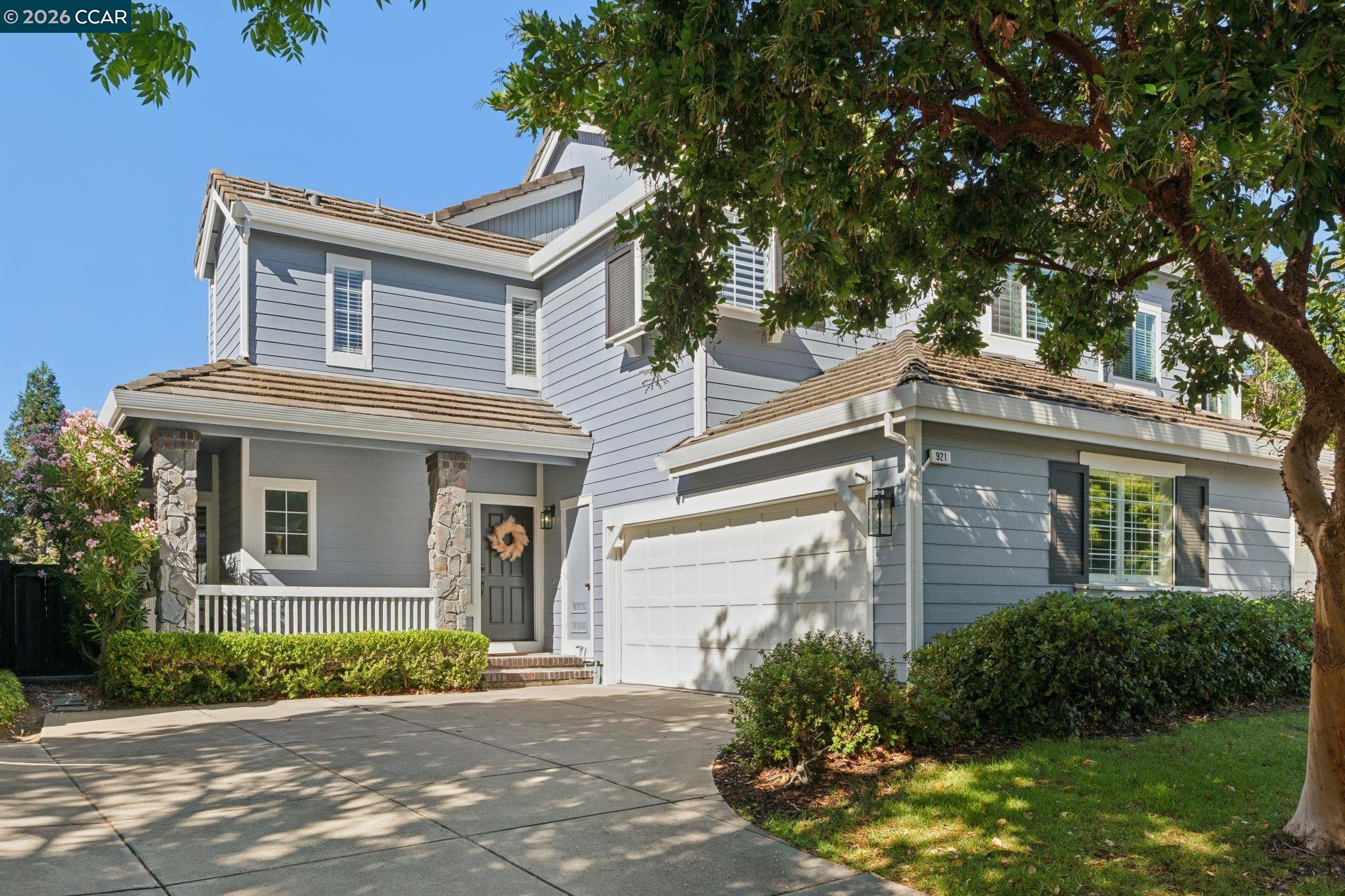 921 Arrowhead Ter