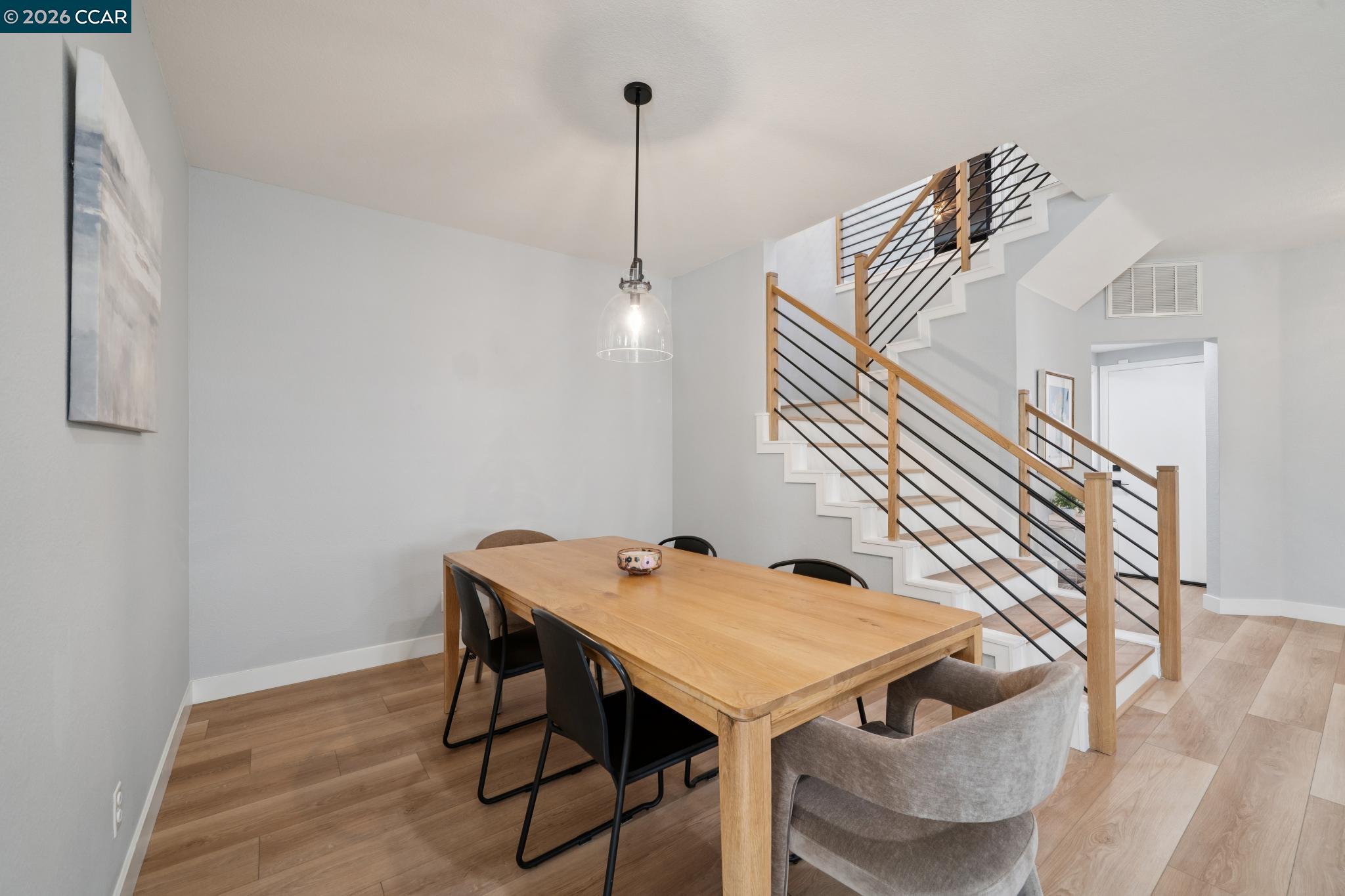 921 Arrowhead Ter