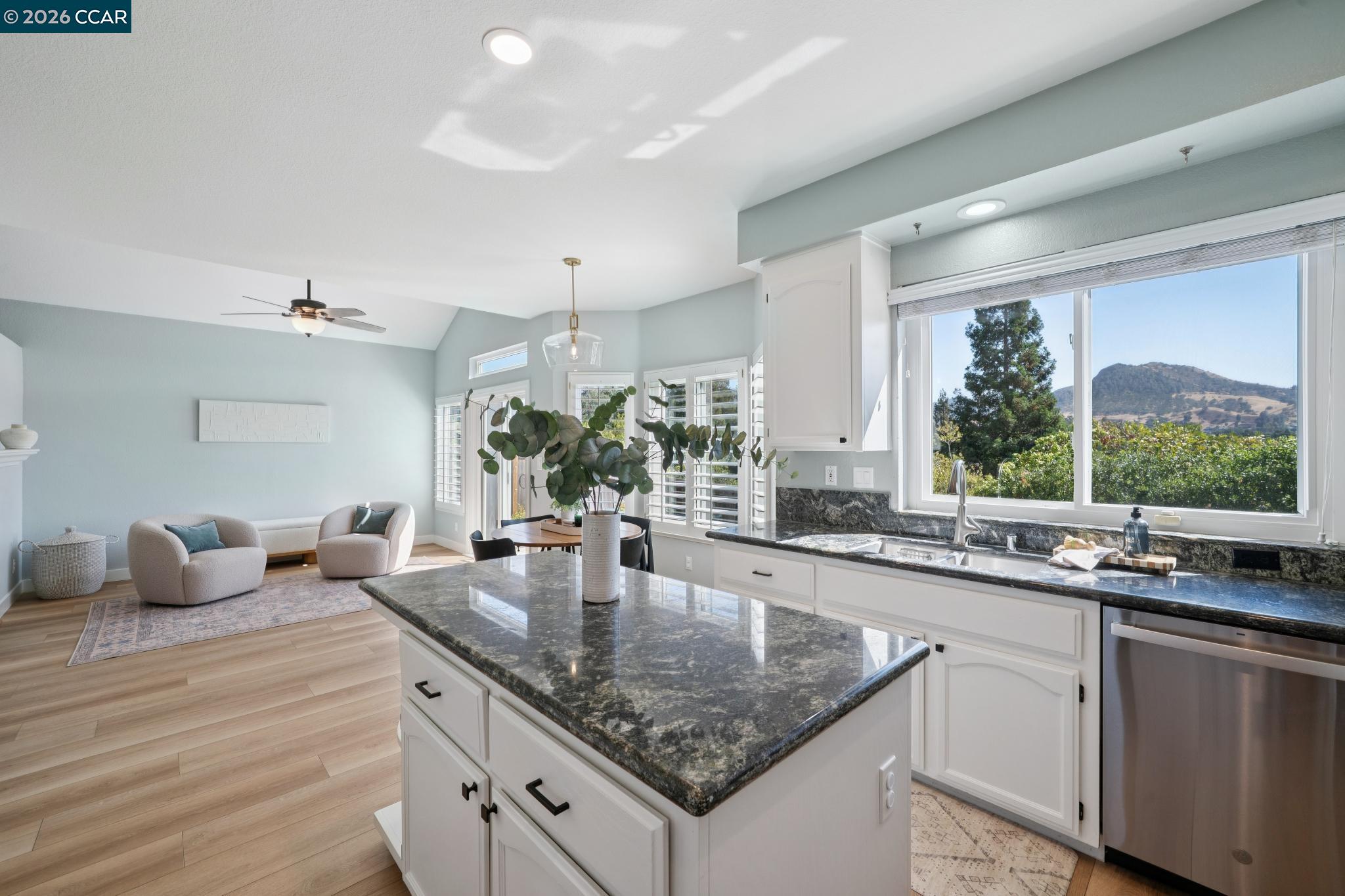 921 Arrowhead Ter