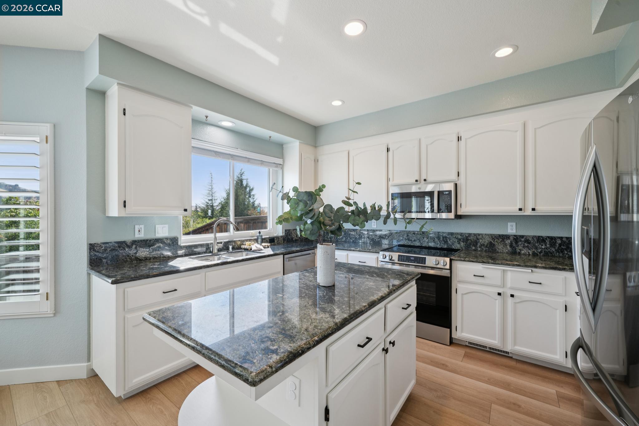921 Arrowhead Ter