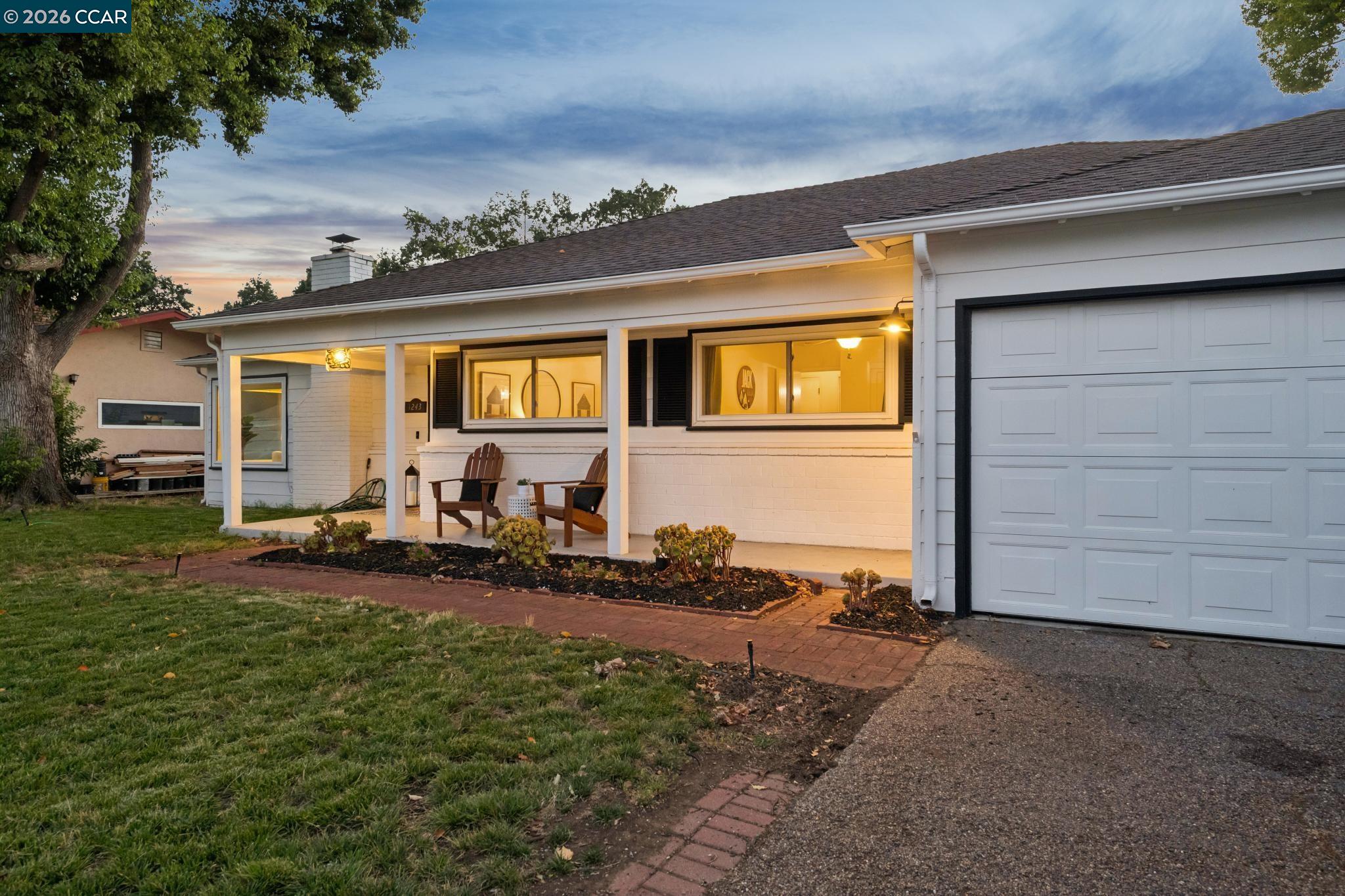 1243 Davis Ave.