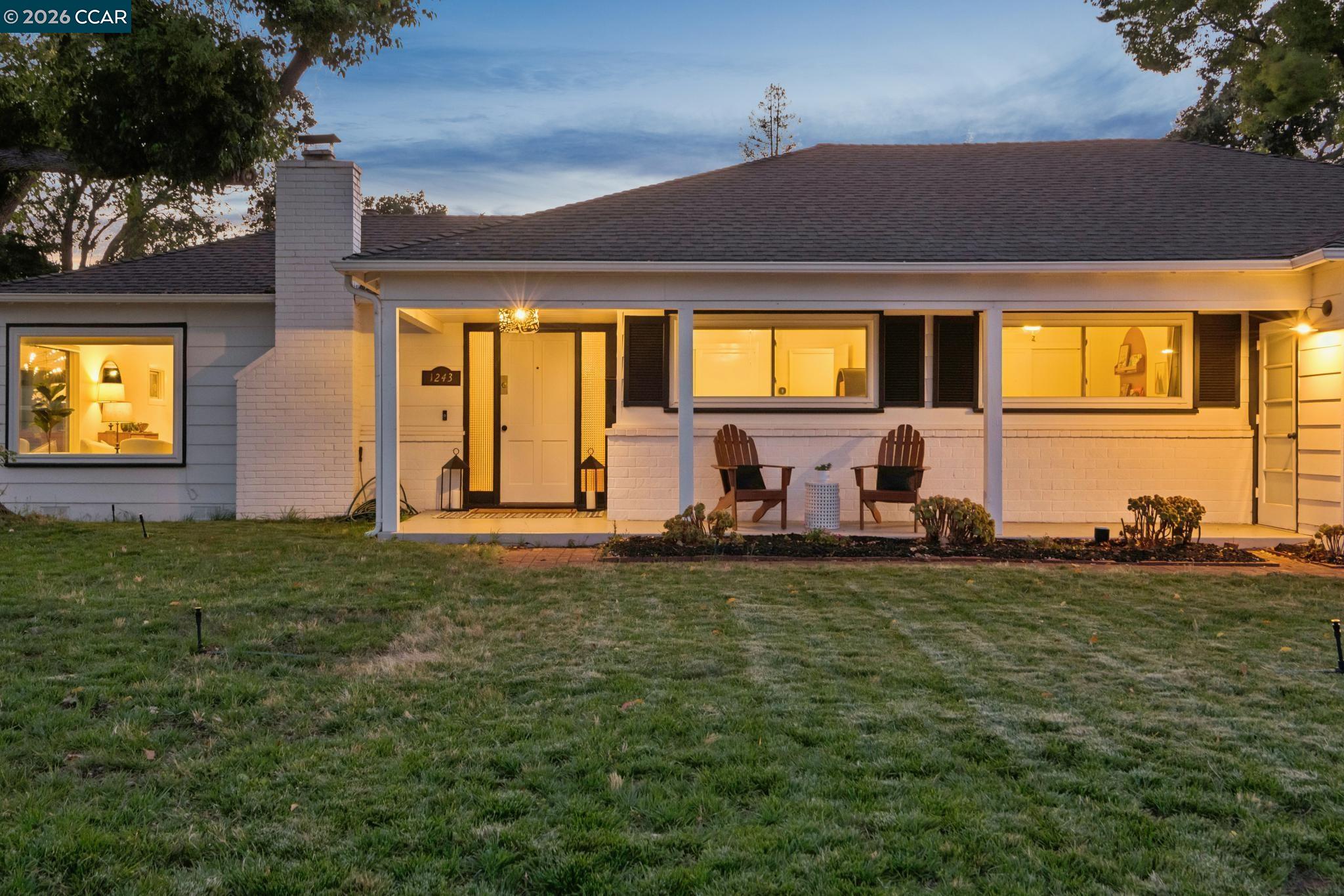 1243 Davis Ave.