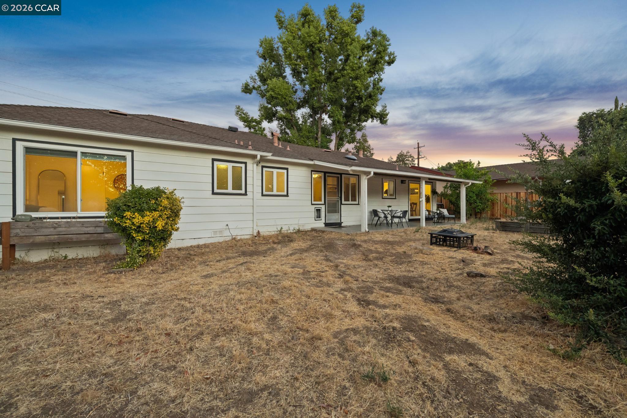 1243 Davis Ave.