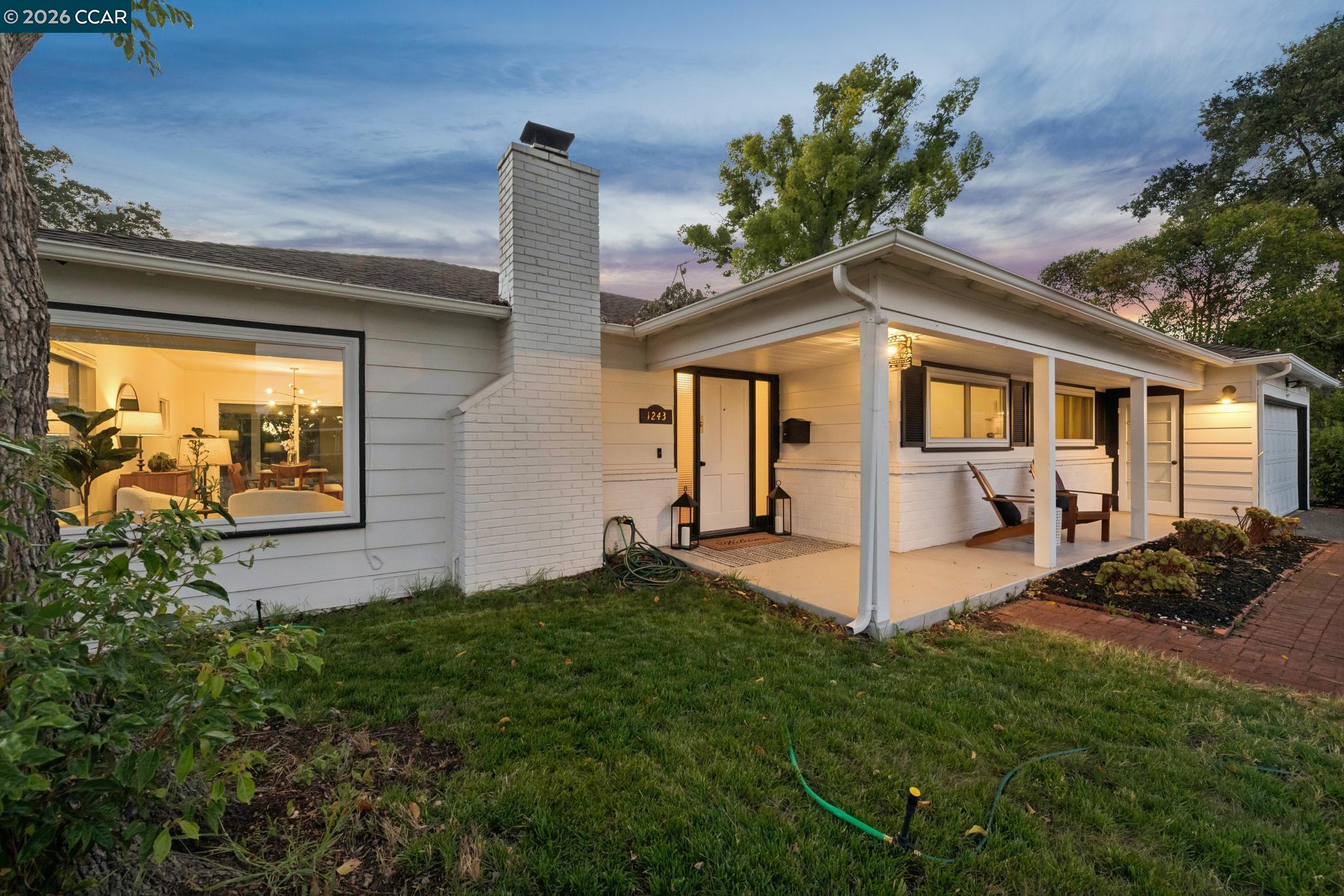 1243 Davis Ave.