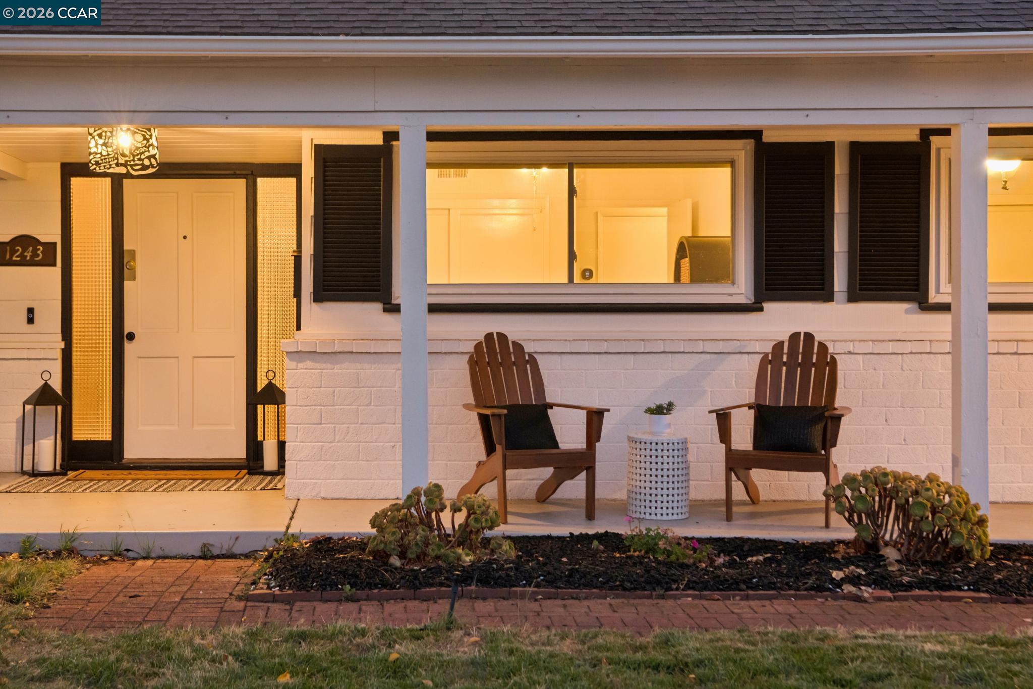 1243 Davis Ave.