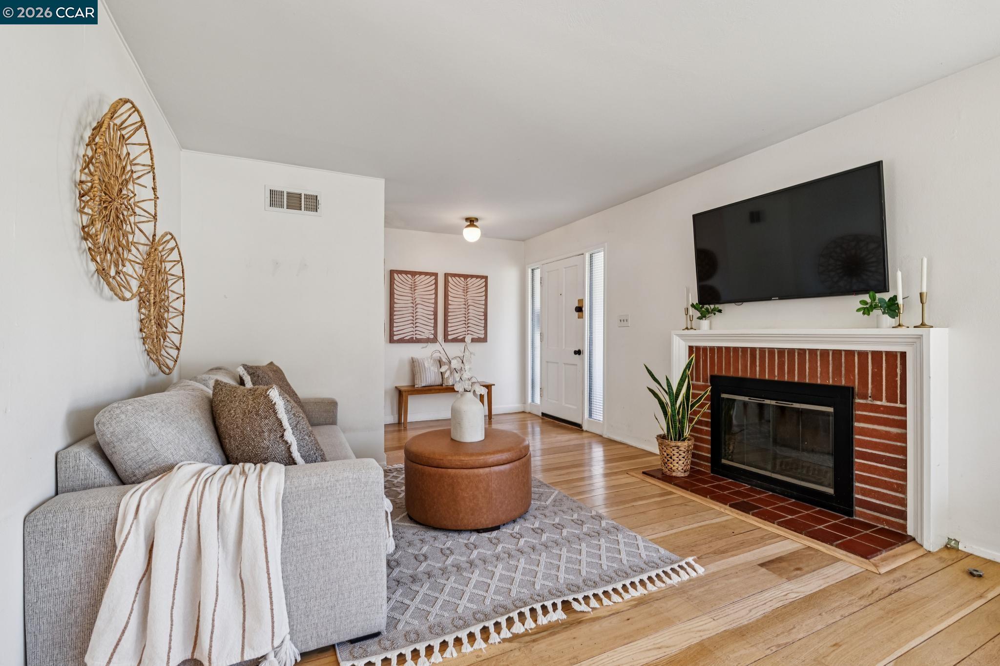 1243 Davis Ave.