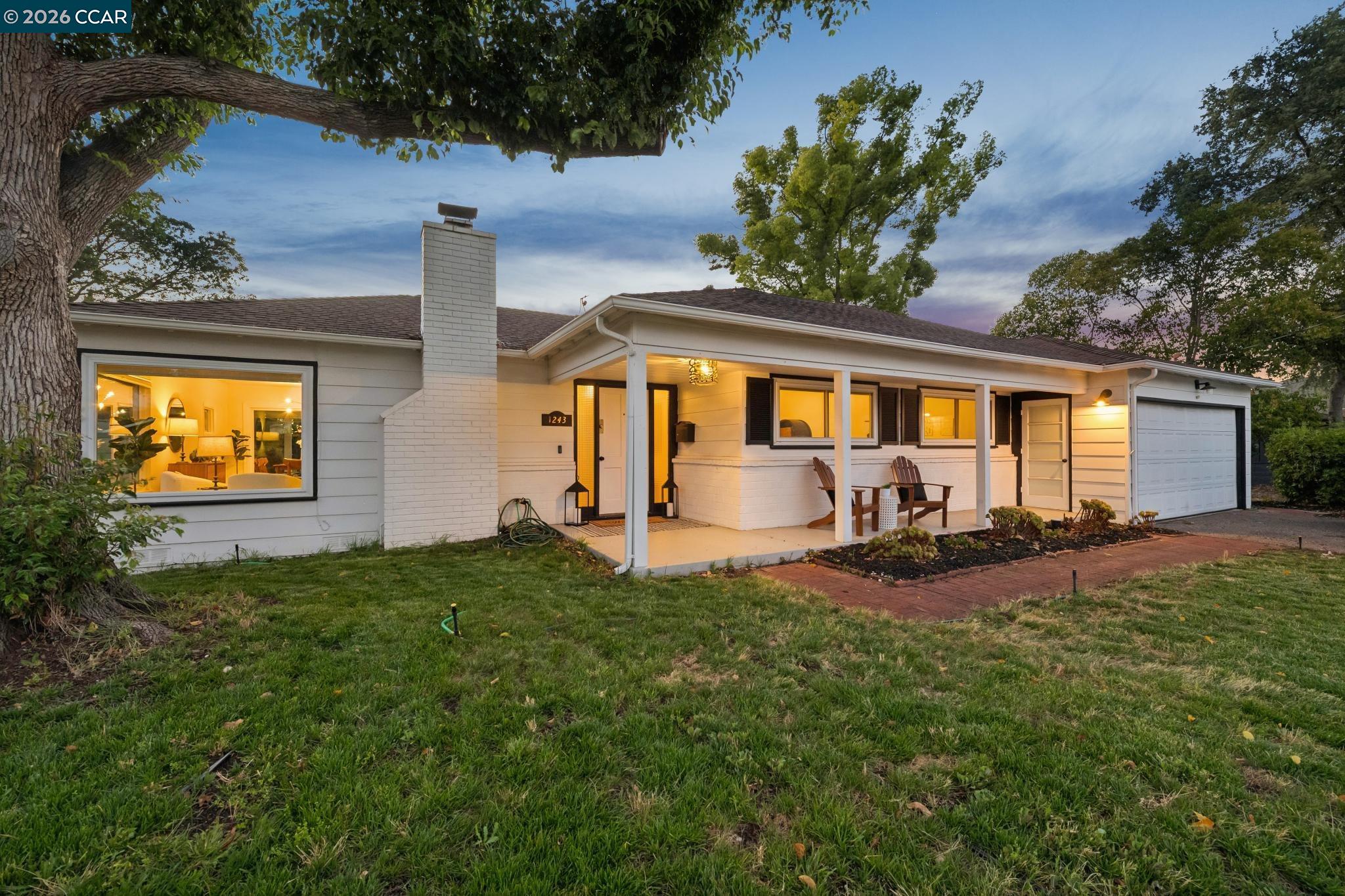 1243 Davis Ave.