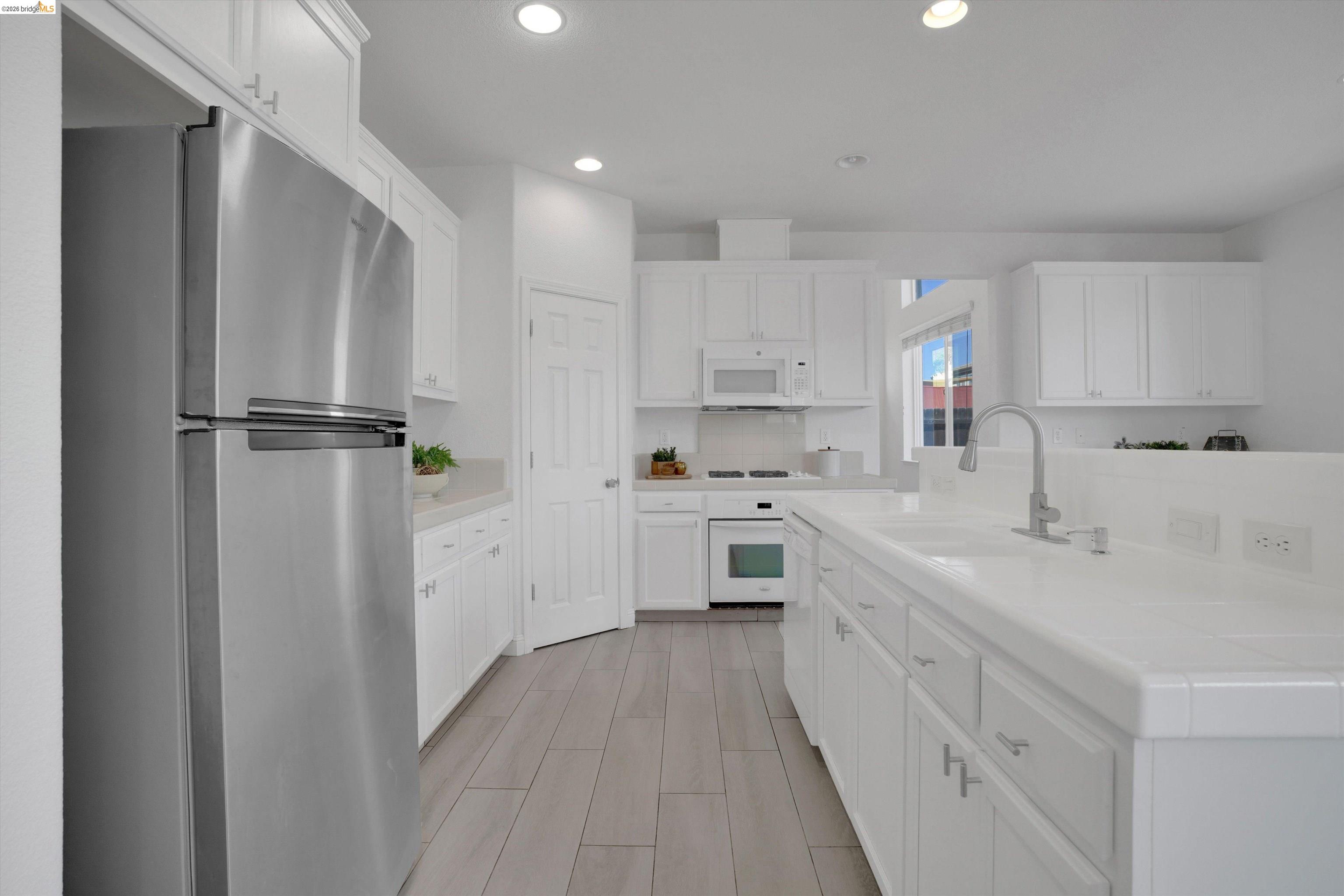 14 Renoir Ct