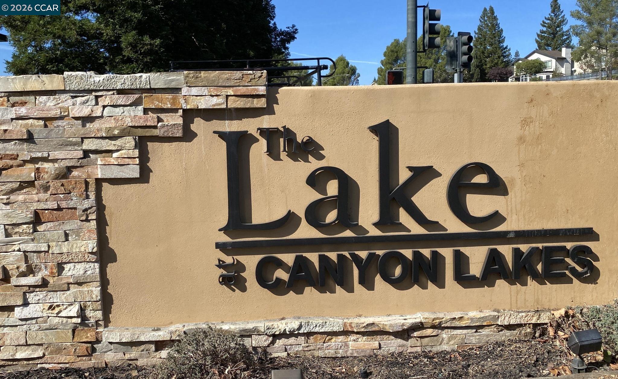 5012 Lakeview Dr. #201