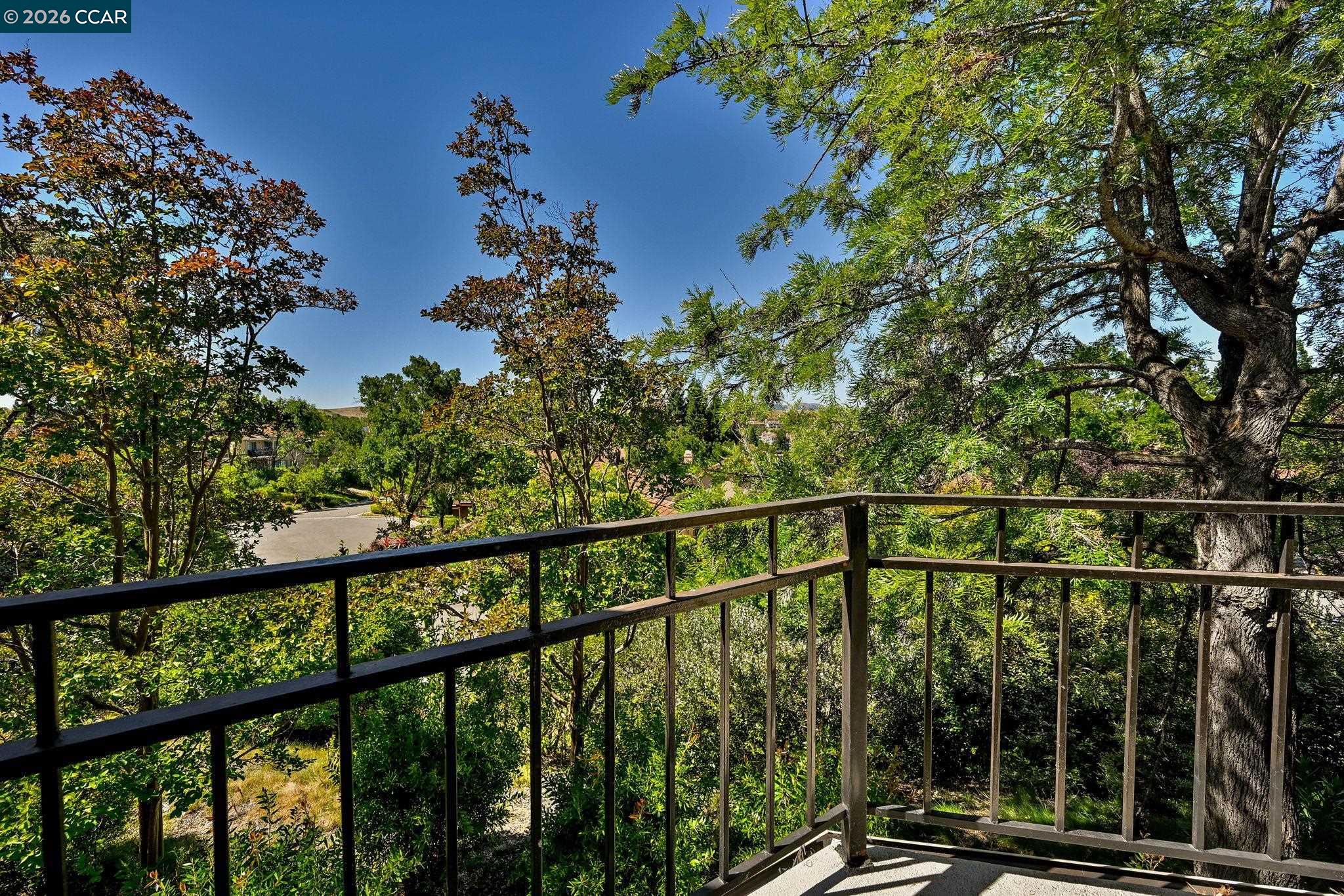 5012 Lakeview Dr. #201