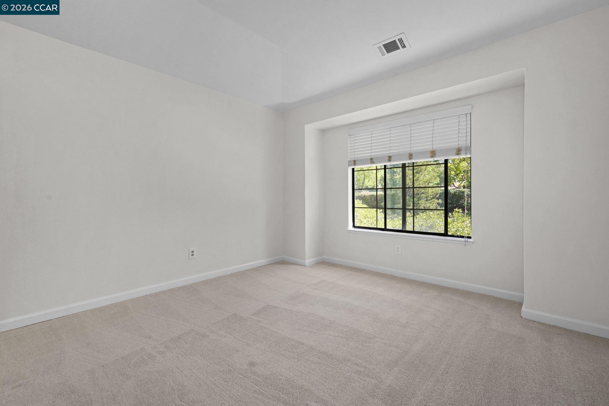 5012 Lakeview Dr. #201