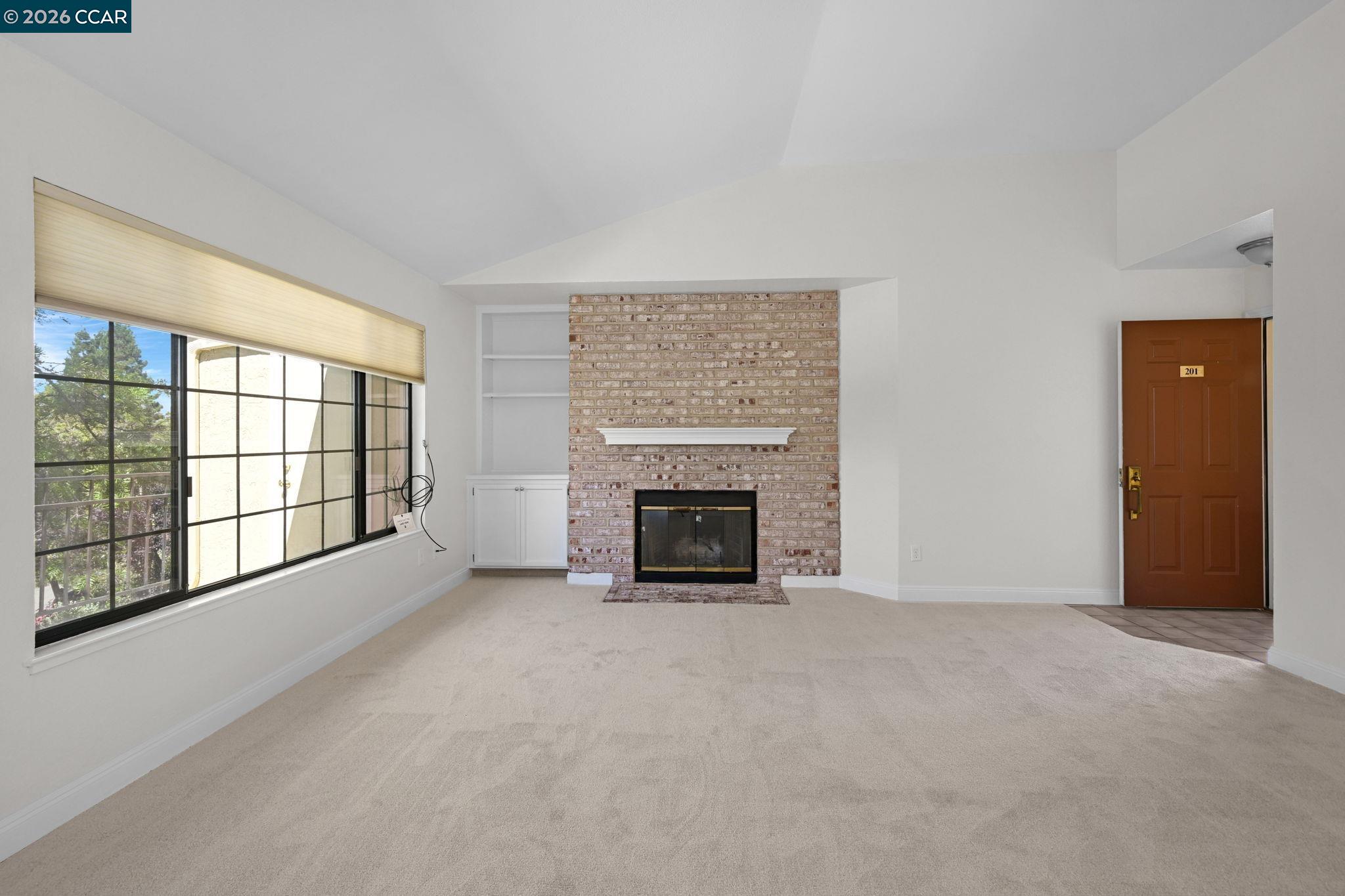 5012 Lakeview Dr. #201