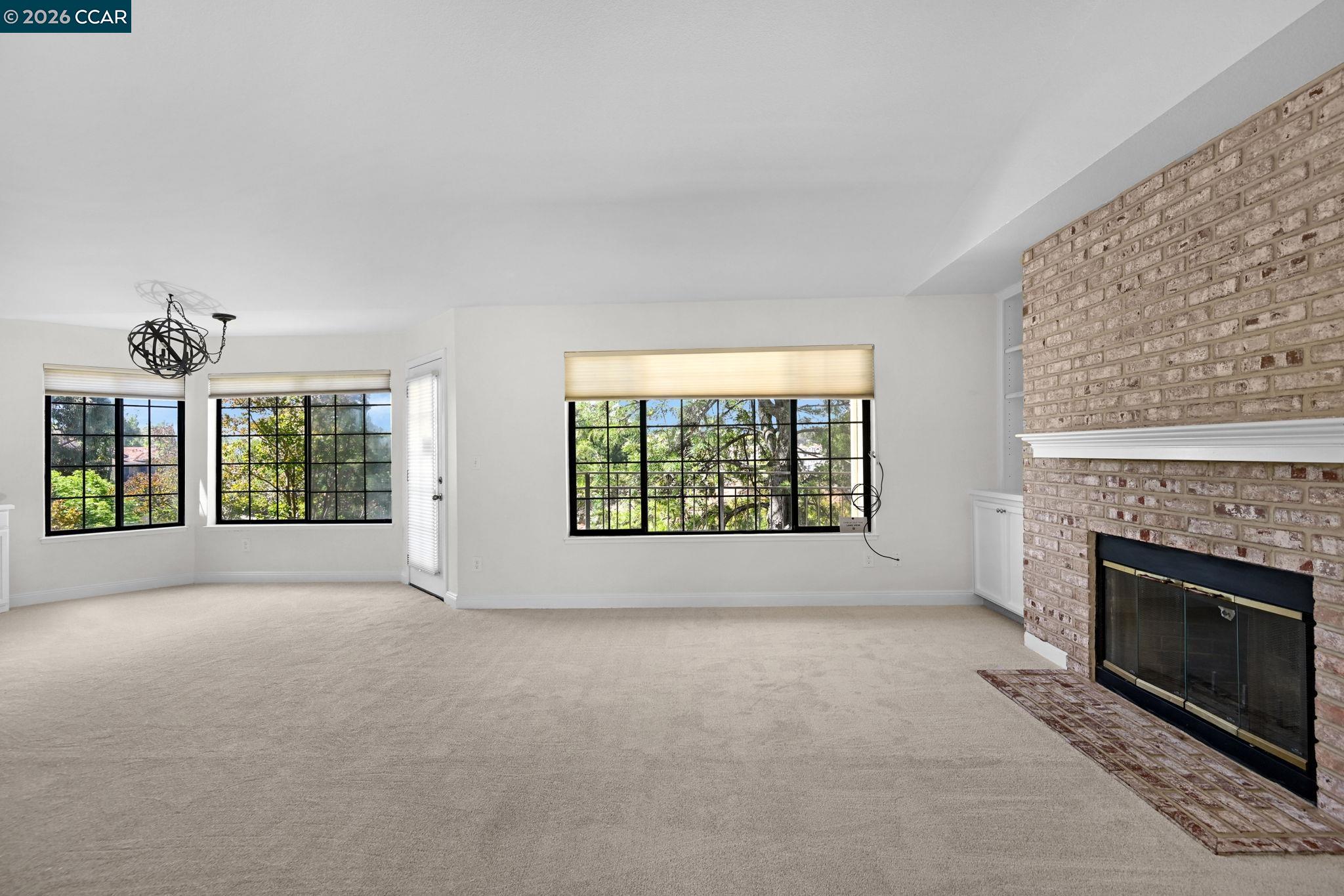 5012 Lakeview Dr. #201