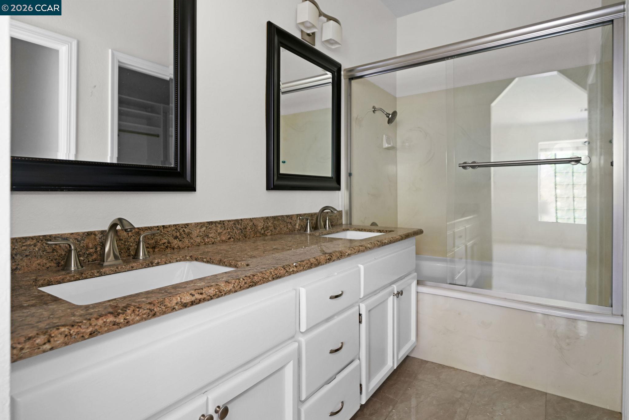 5012 Lakeview Dr. #201