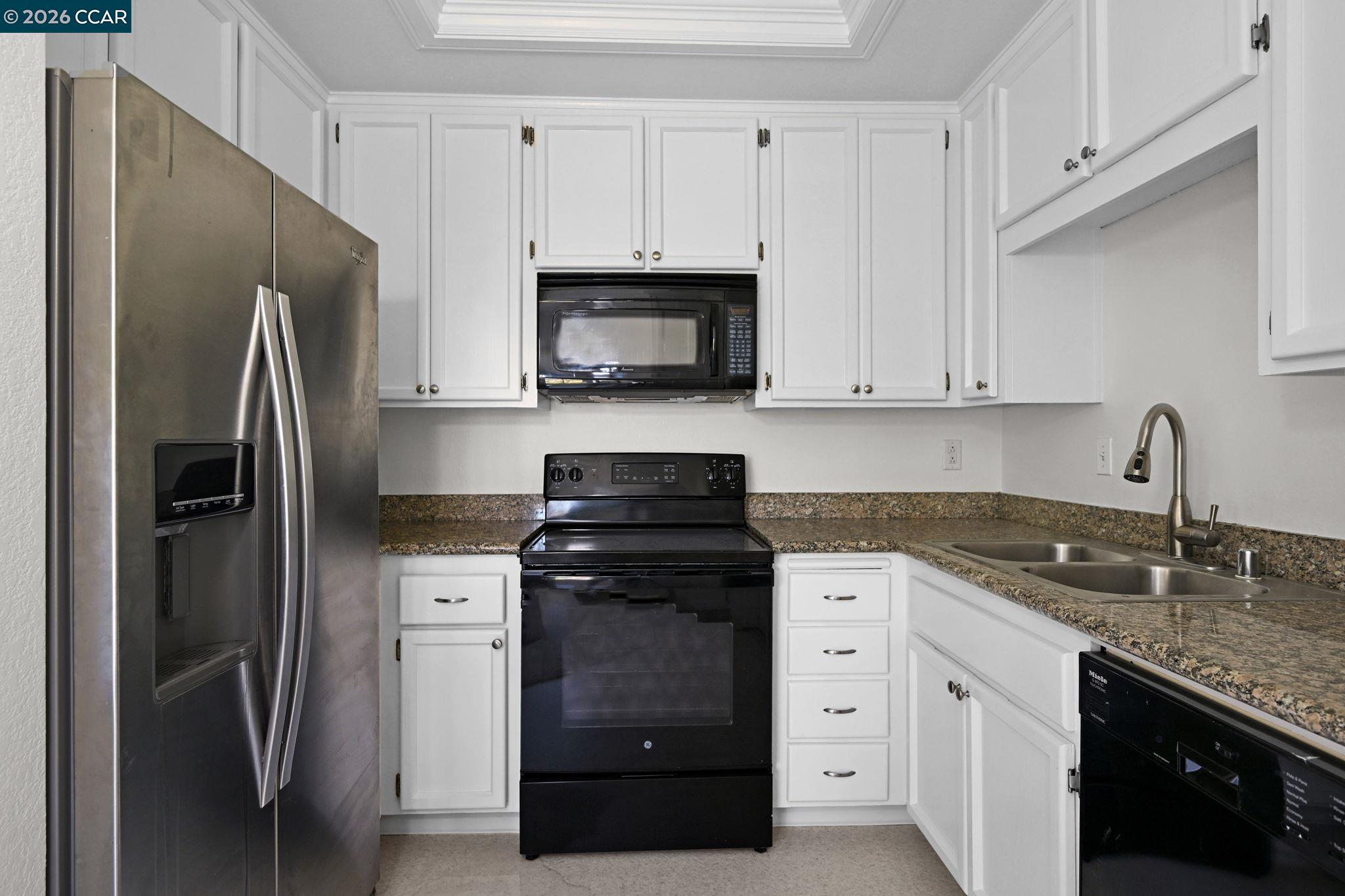 5012 Lakeview Dr. #201