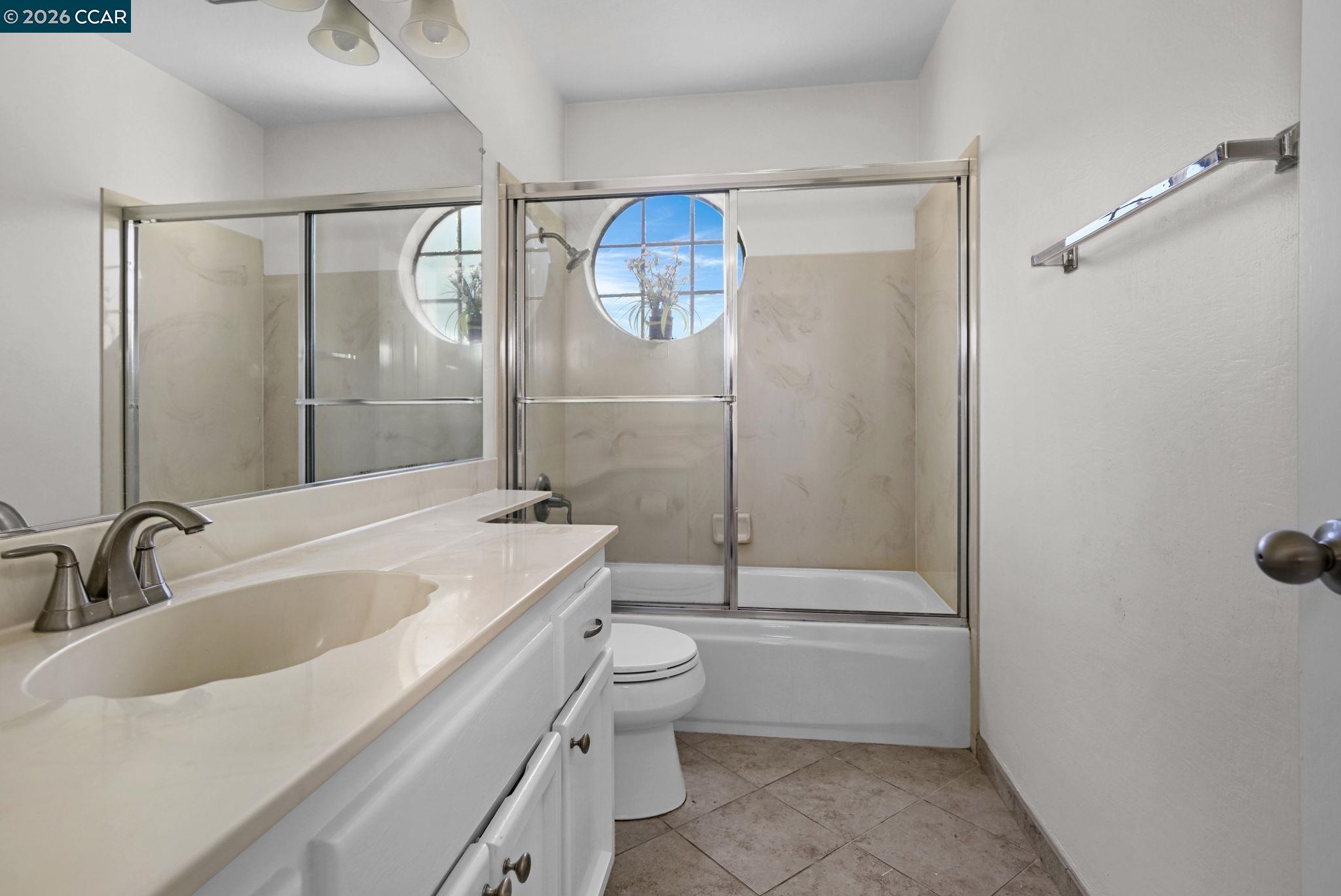 5012 Lakeview Dr. #201