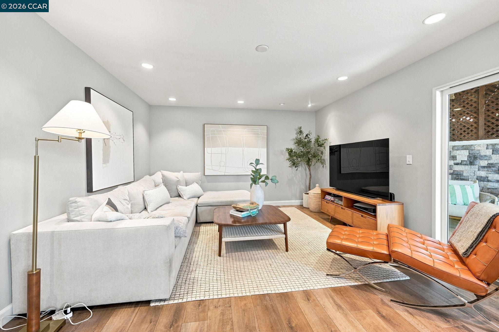 566 Webster Dr