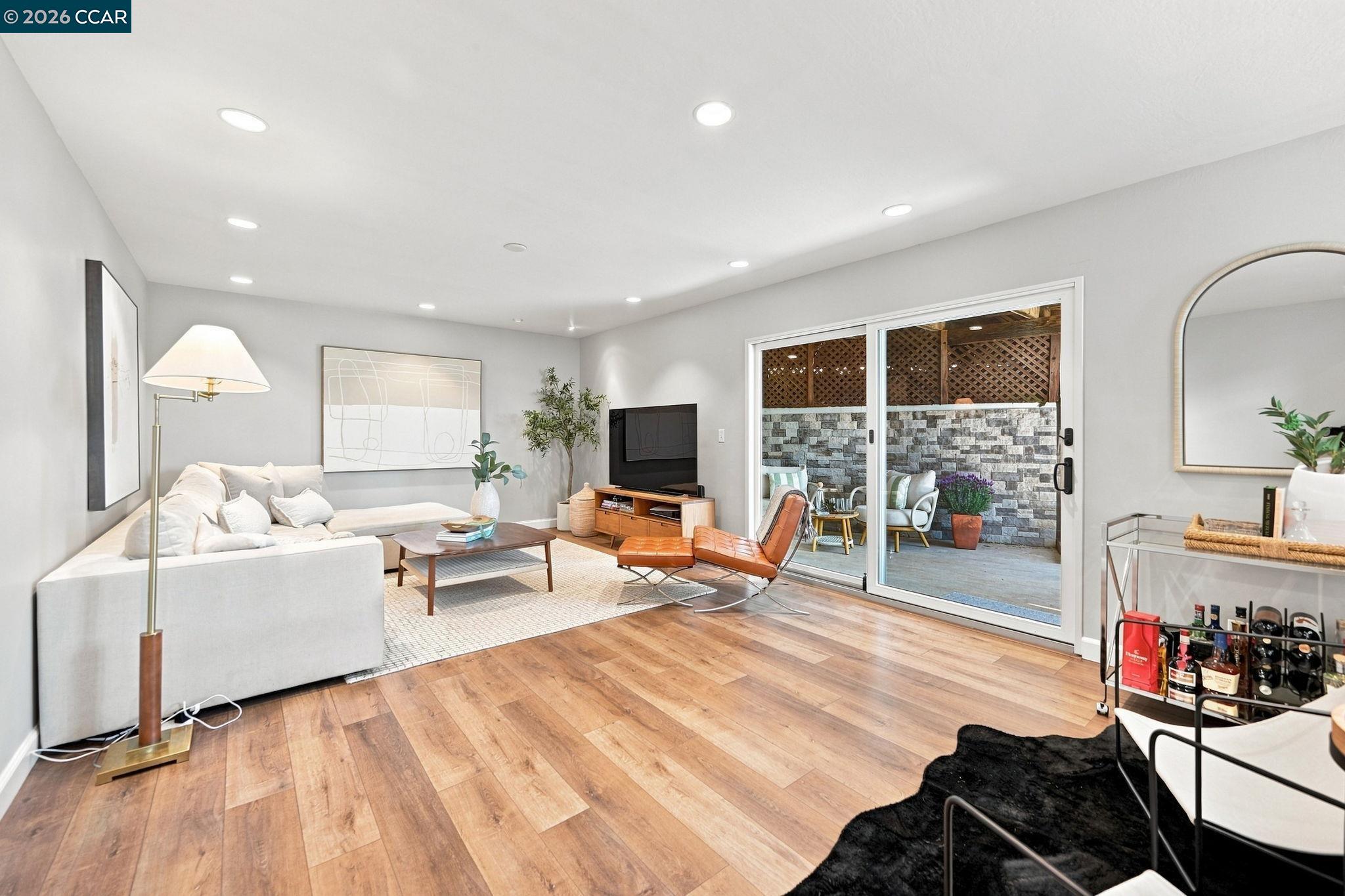 566 Webster Dr