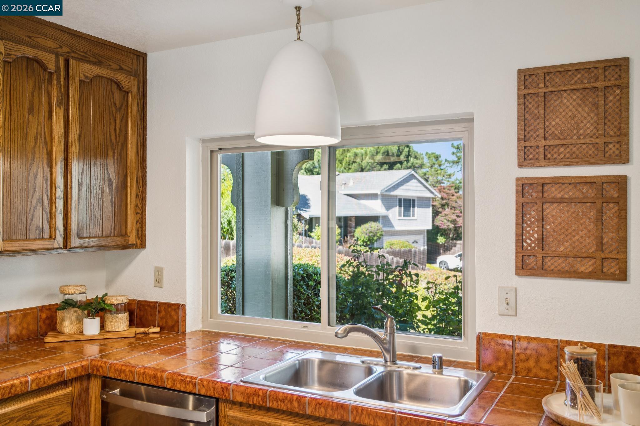 41 Burnham Ct