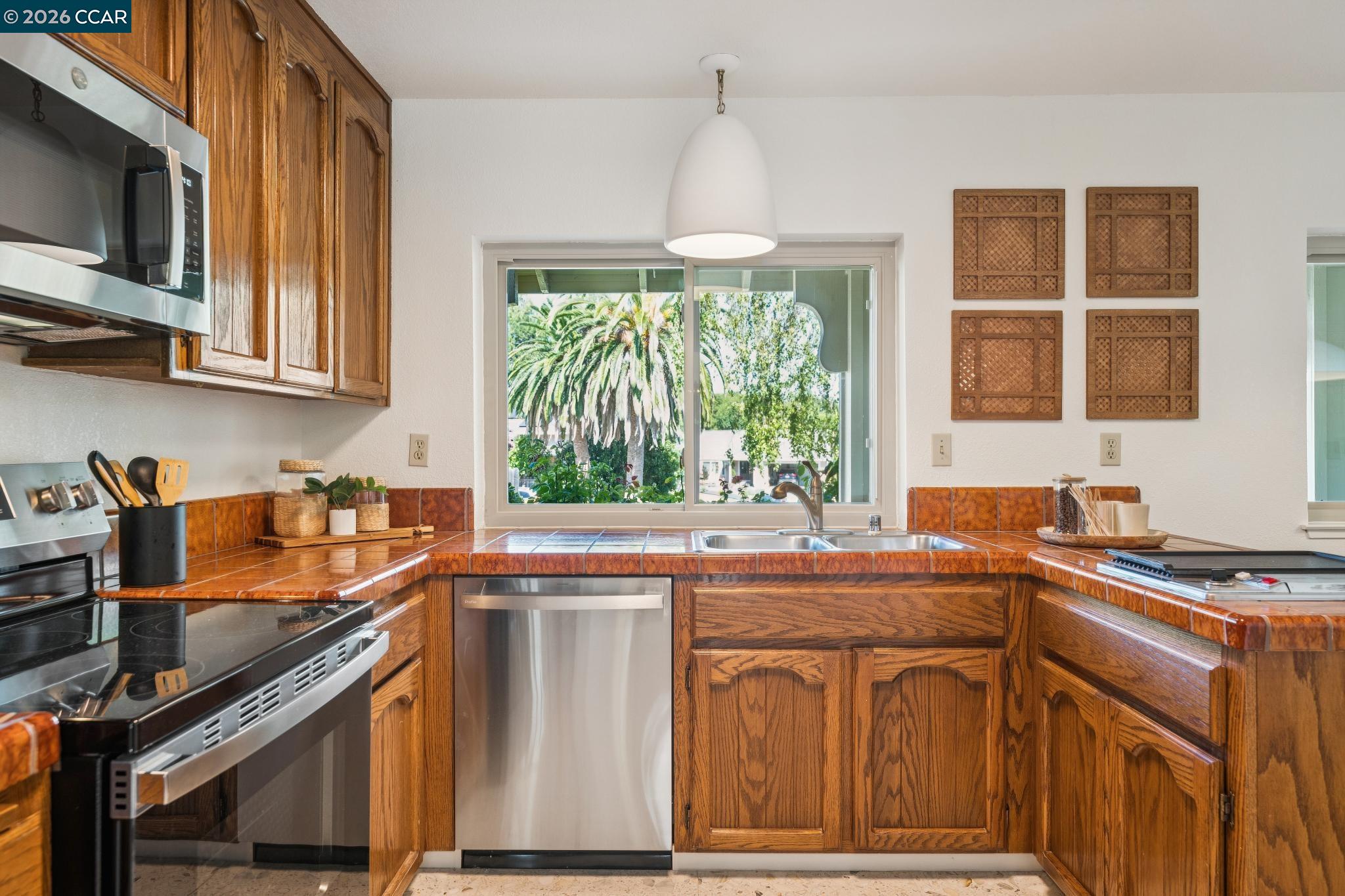 41 Burnham Ct