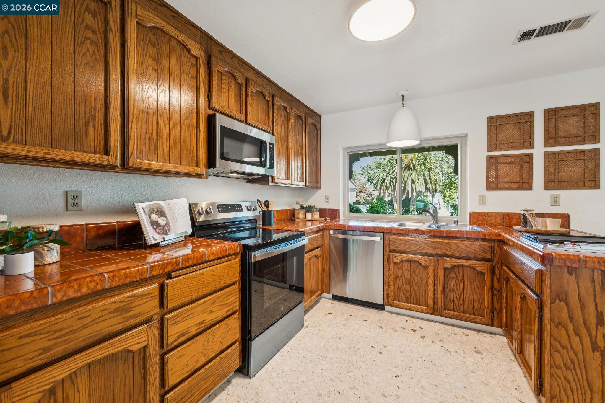 41 Burnham Ct
