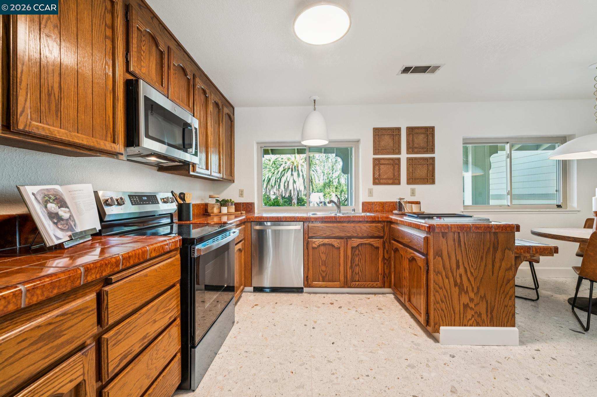 41 Burnham Ct