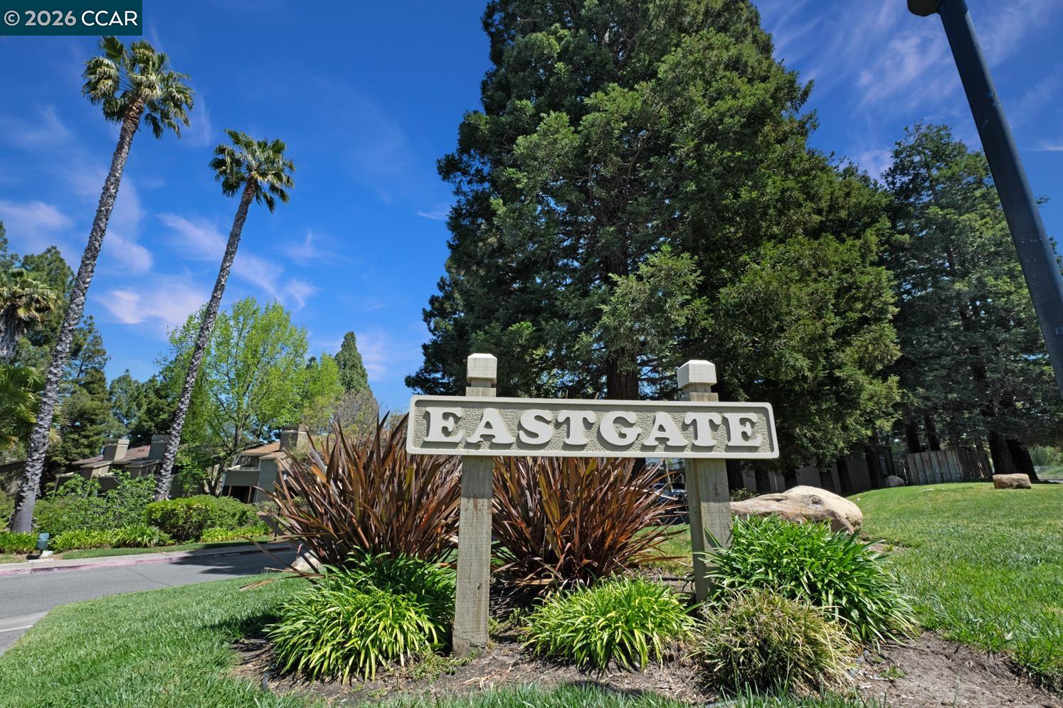 324 Eastgate Ln