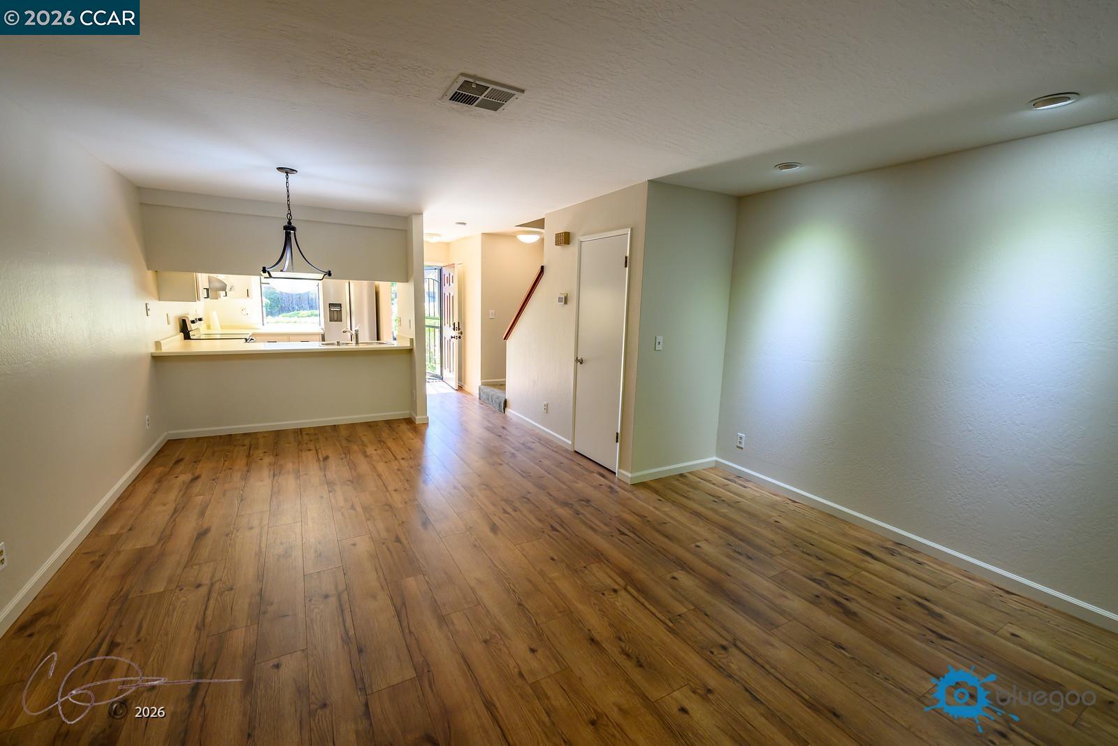 324 Eastgate Ln