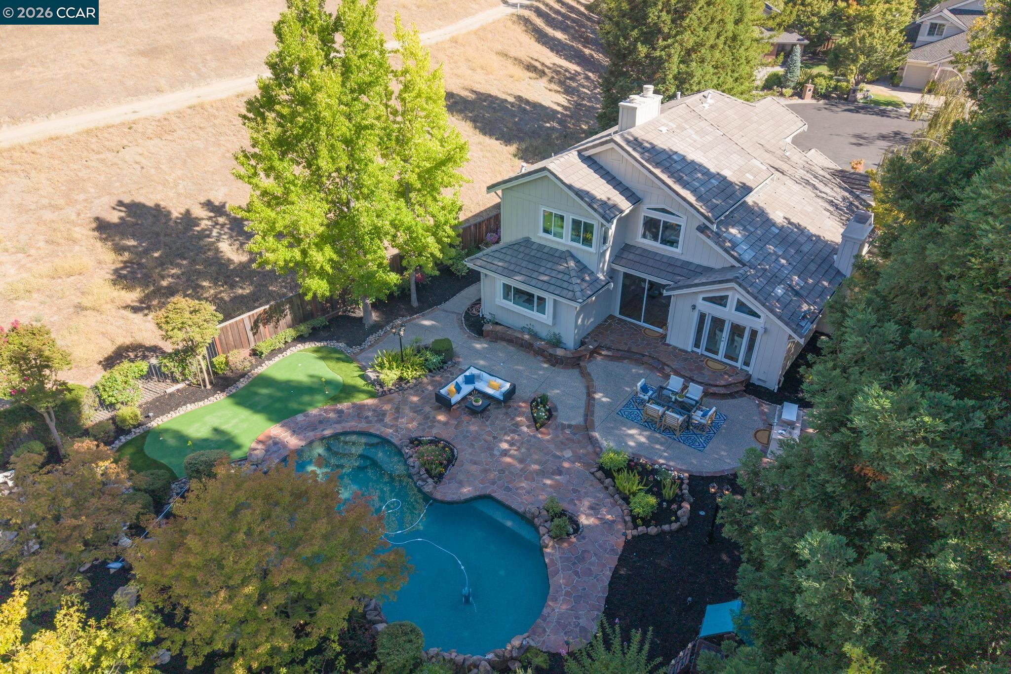 645 Birchwood Ct