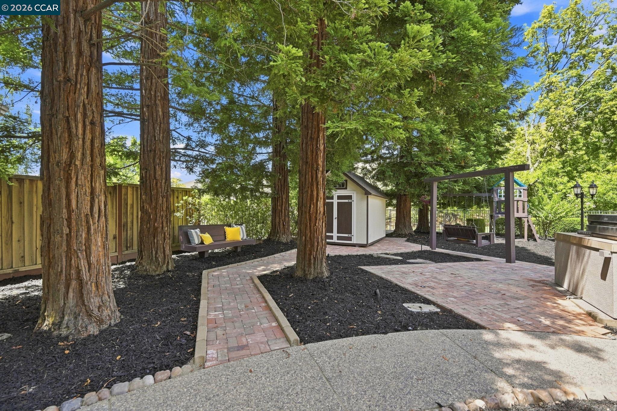 645 Birchwood Ct