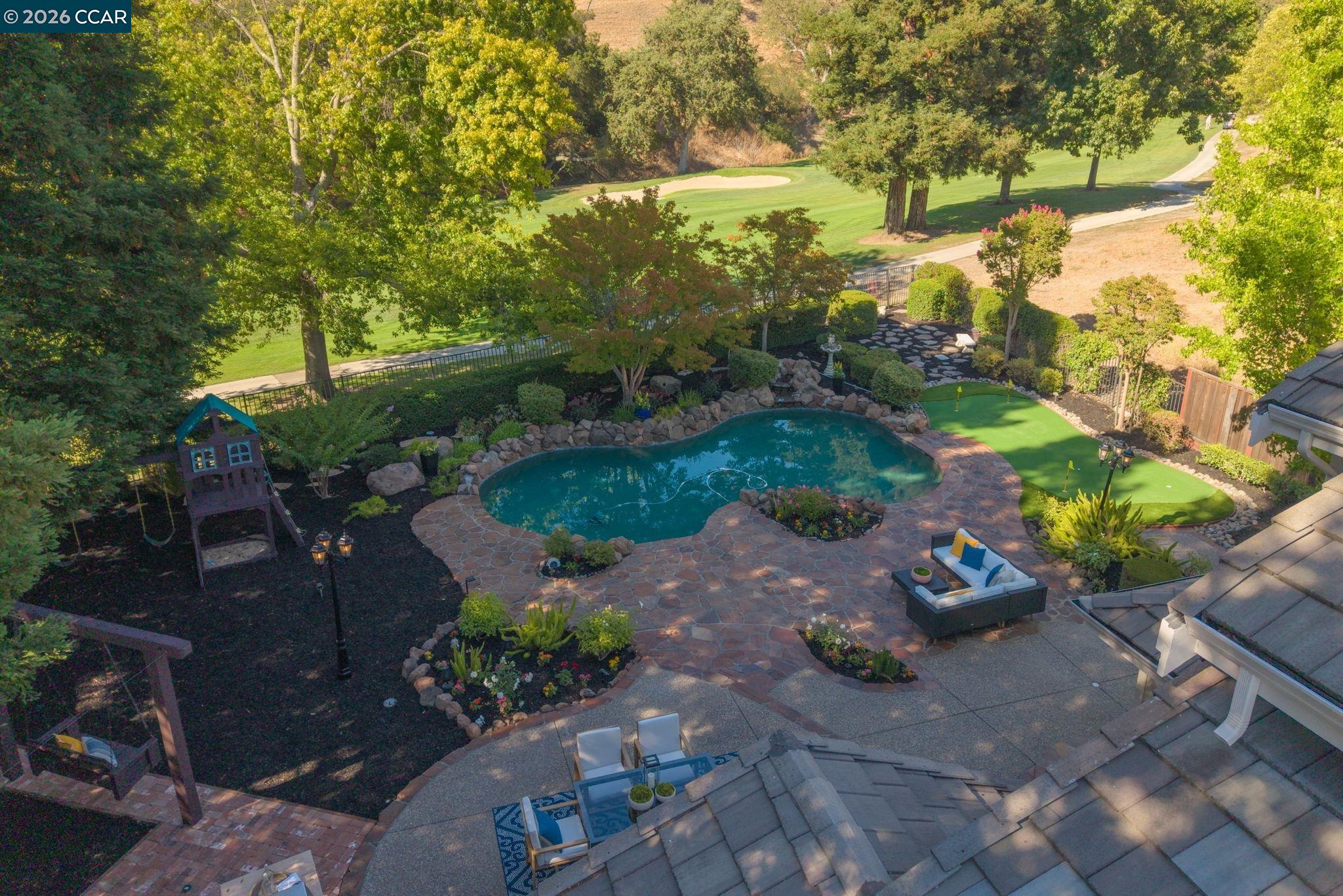 645 Birchwood Ct
