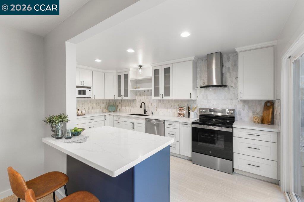 3674 Rossmoor Pkwy # 5