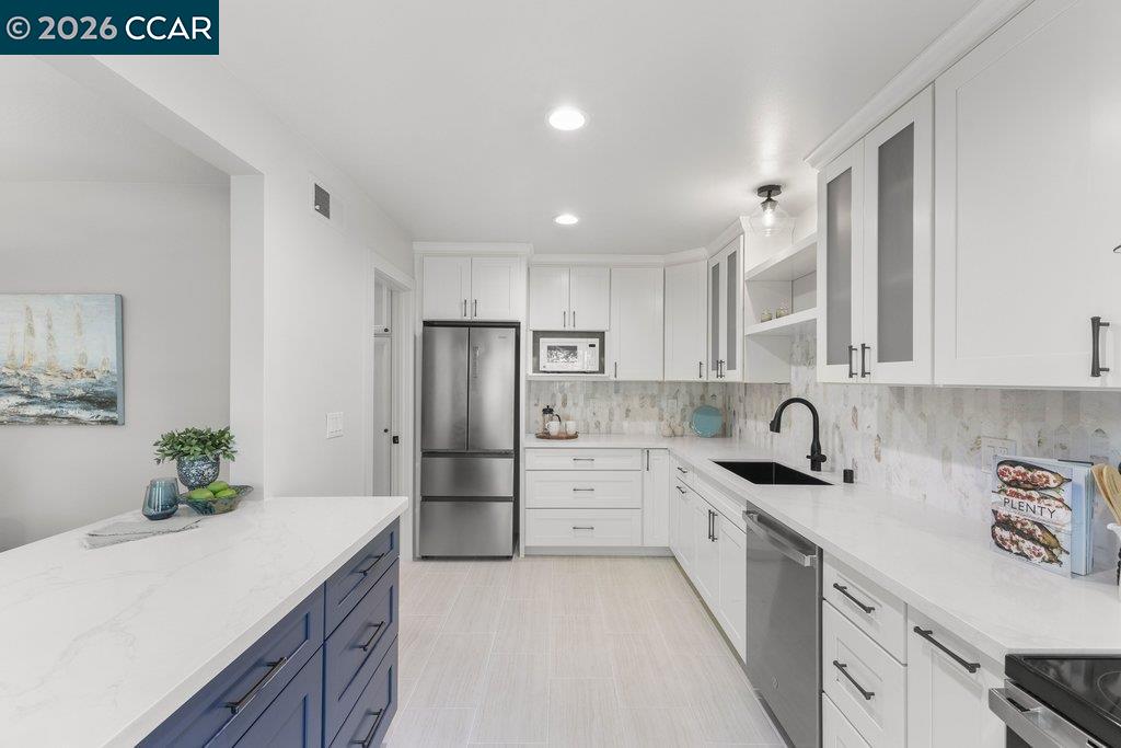 3674 Rossmoor Pkwy # 5