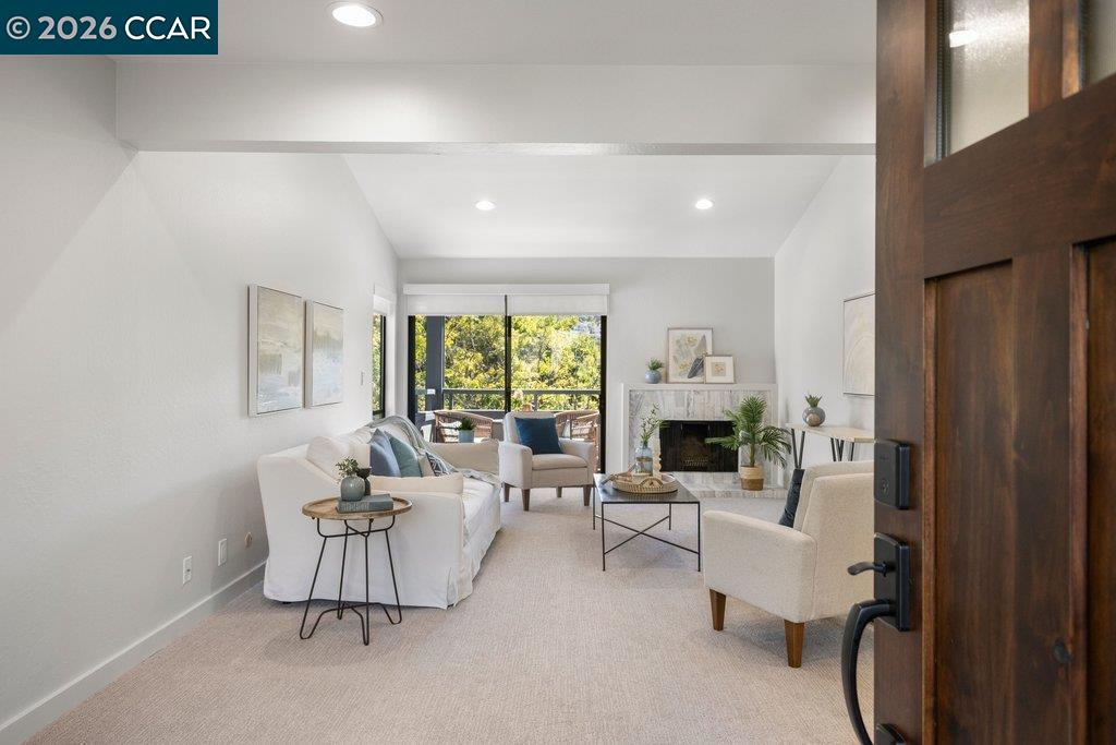 3674 Rossmoor Pkwy # 5