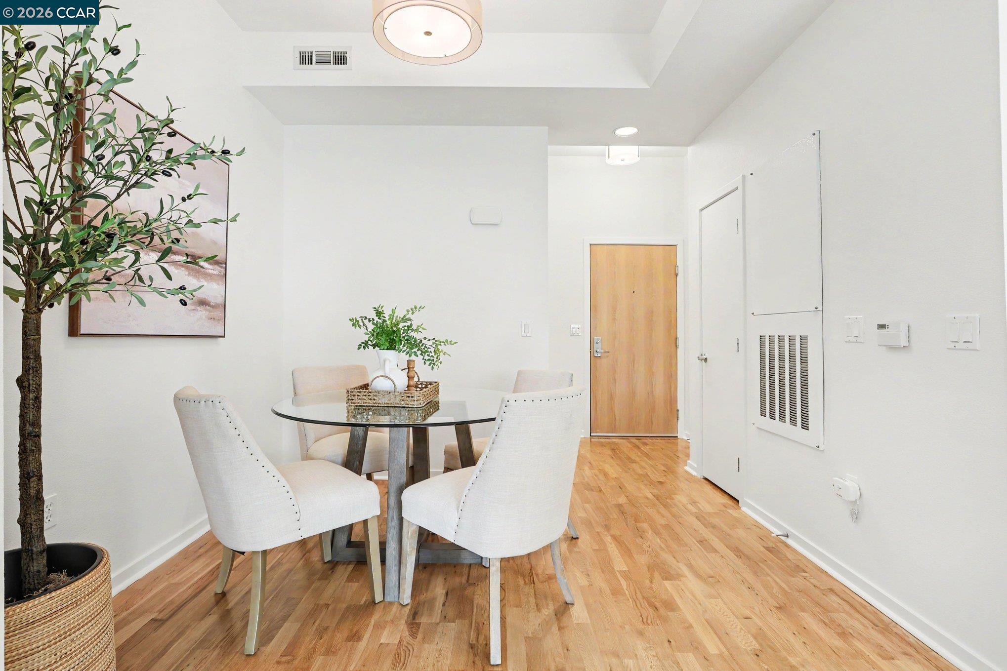 1655 N California Blvd. # 418