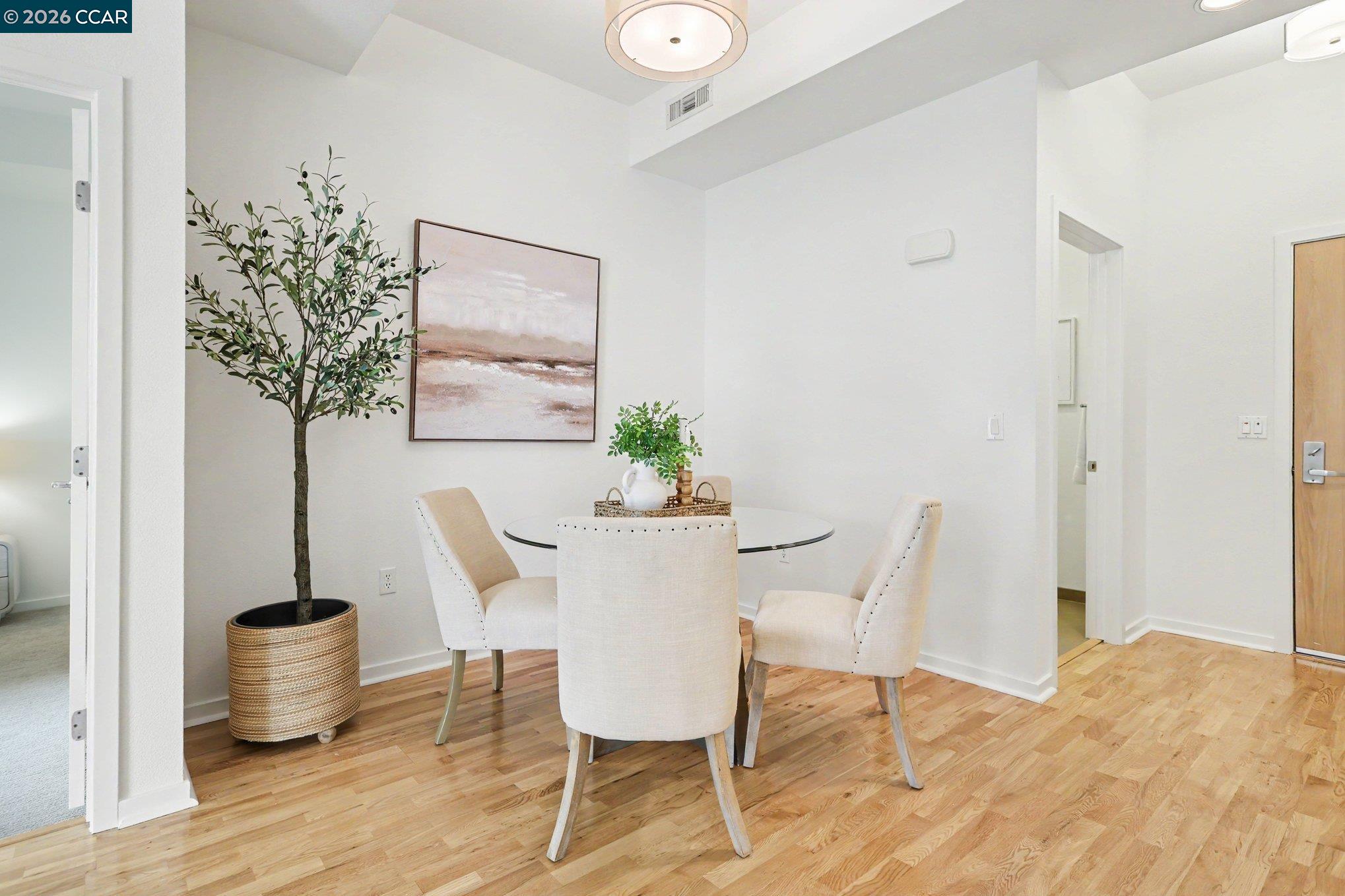 1655 N California Blvd. # 418