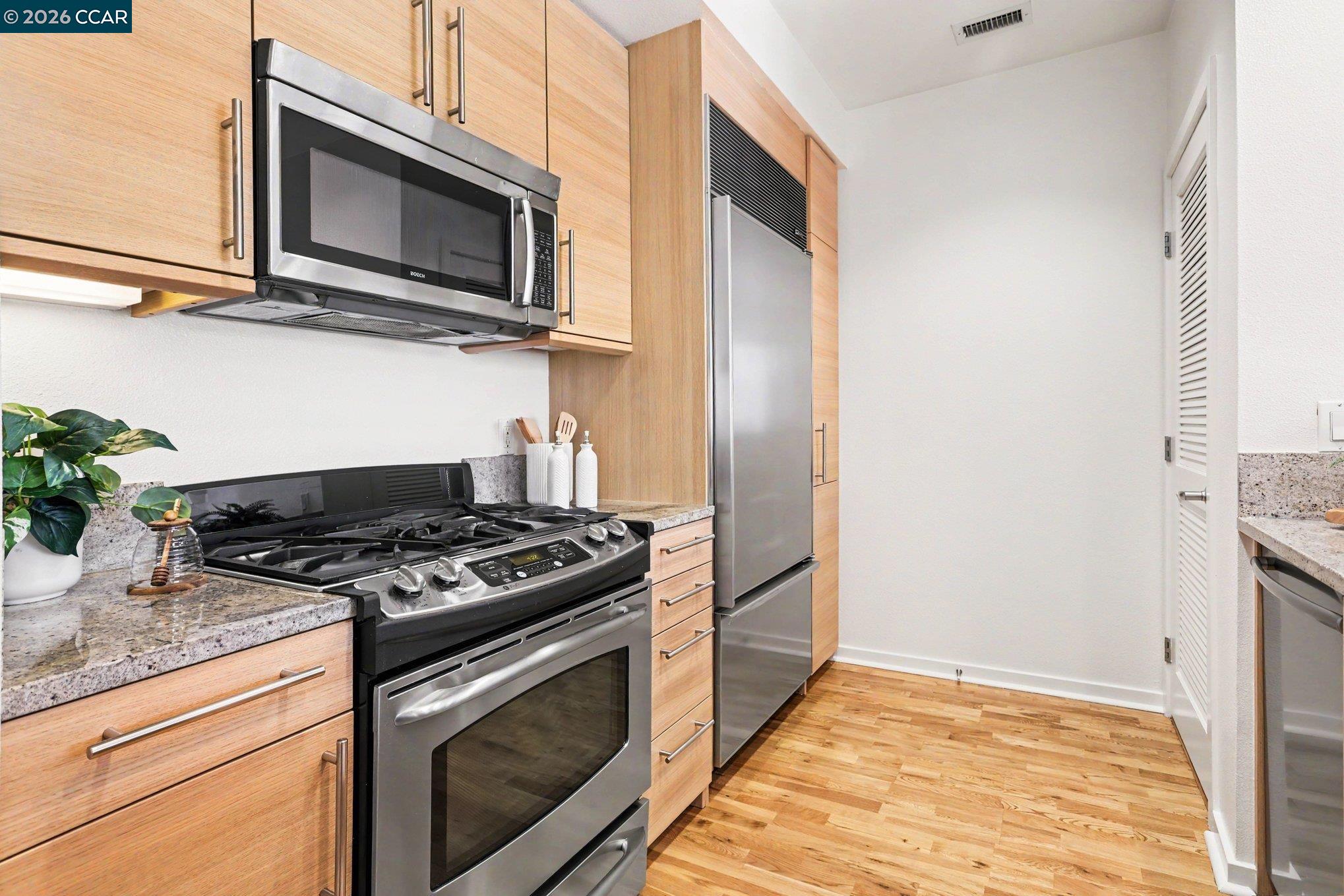 1655 N California Blvd. # 418