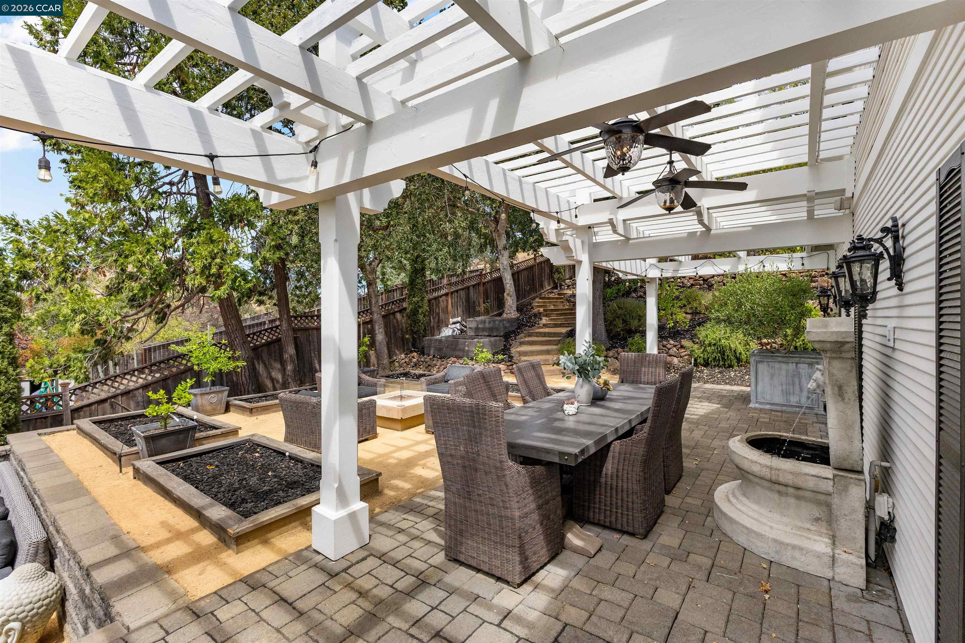 950 Country Lane