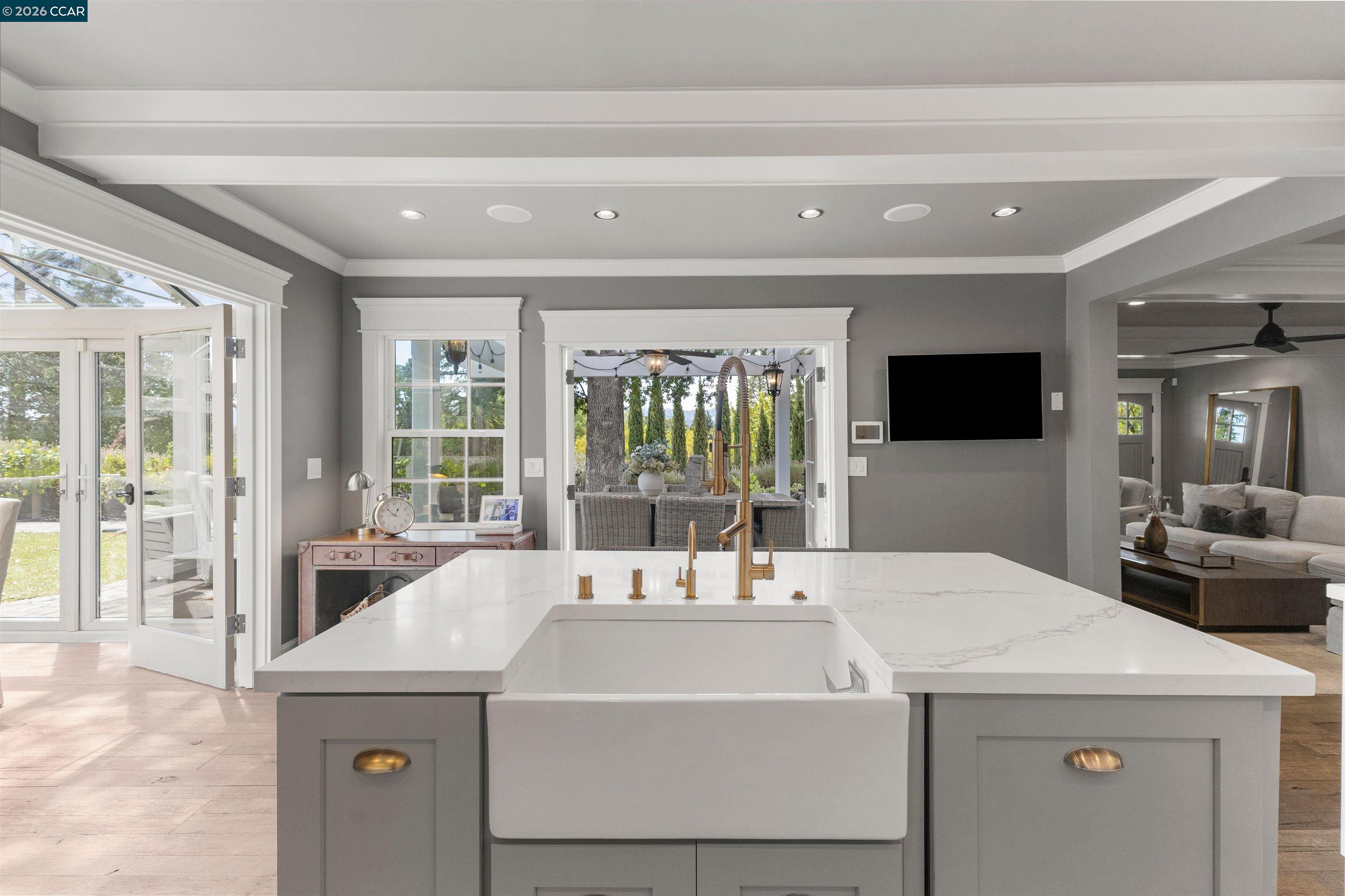 950 Country Lane