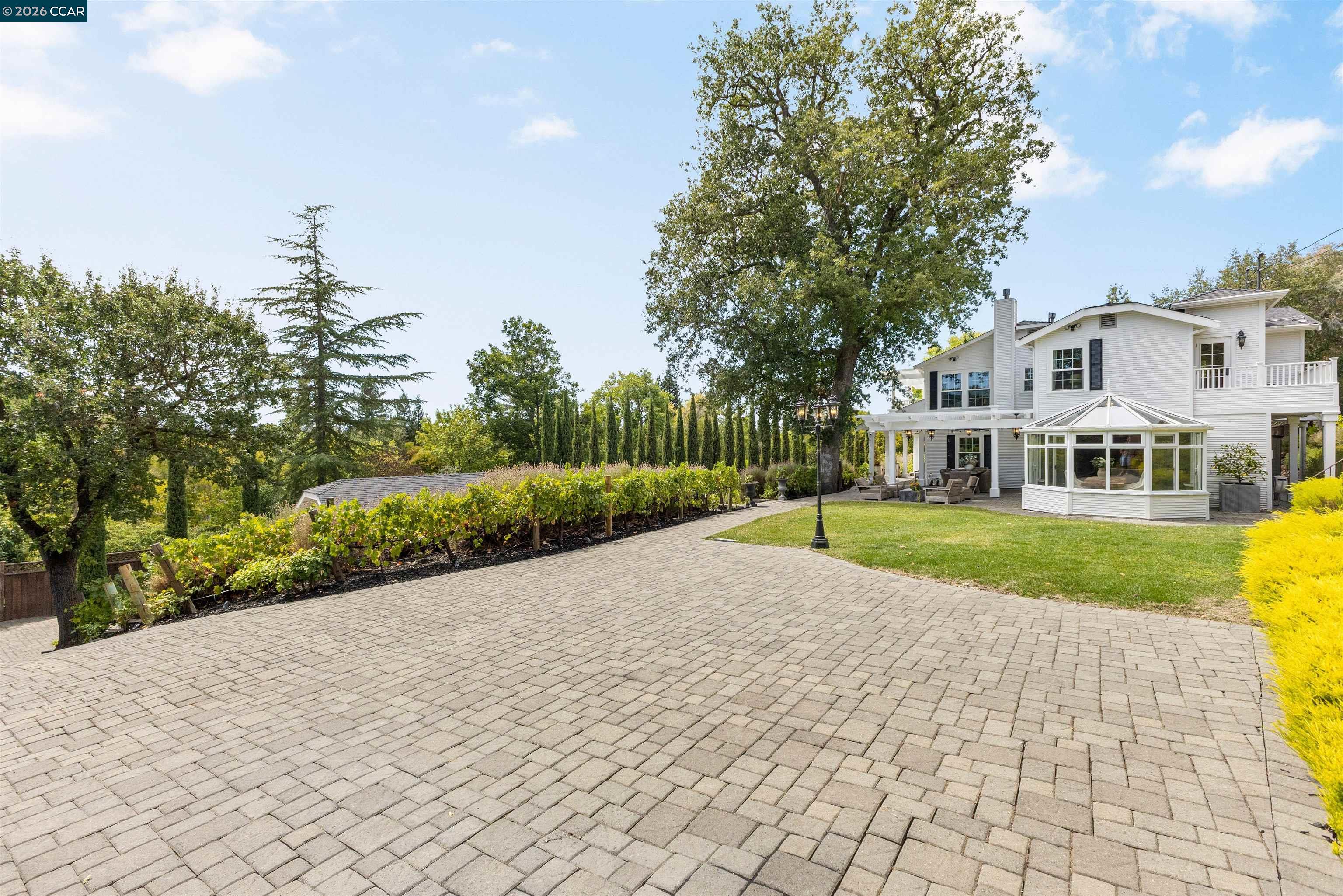 950 Country Lane