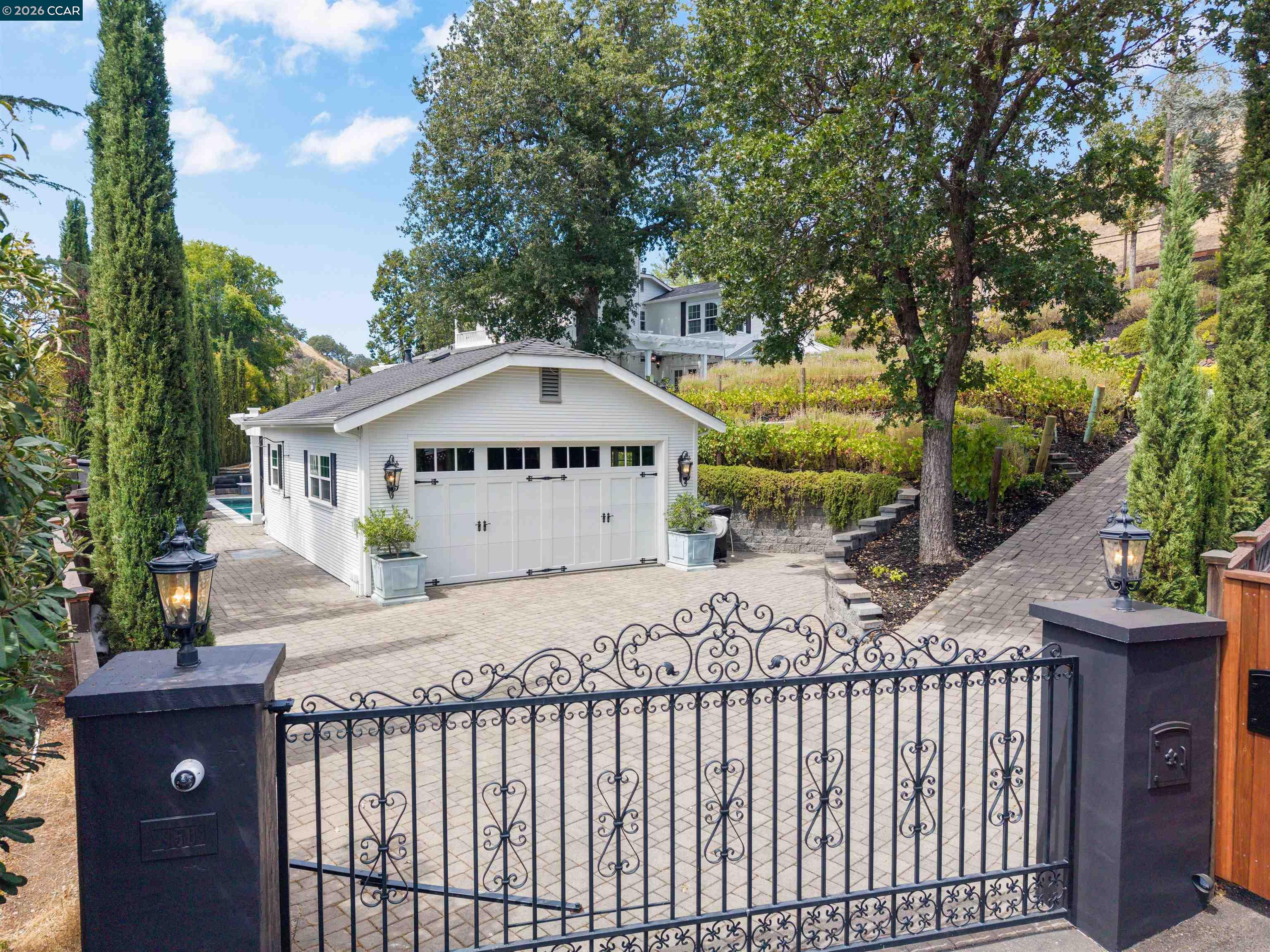 950 Country Lane
