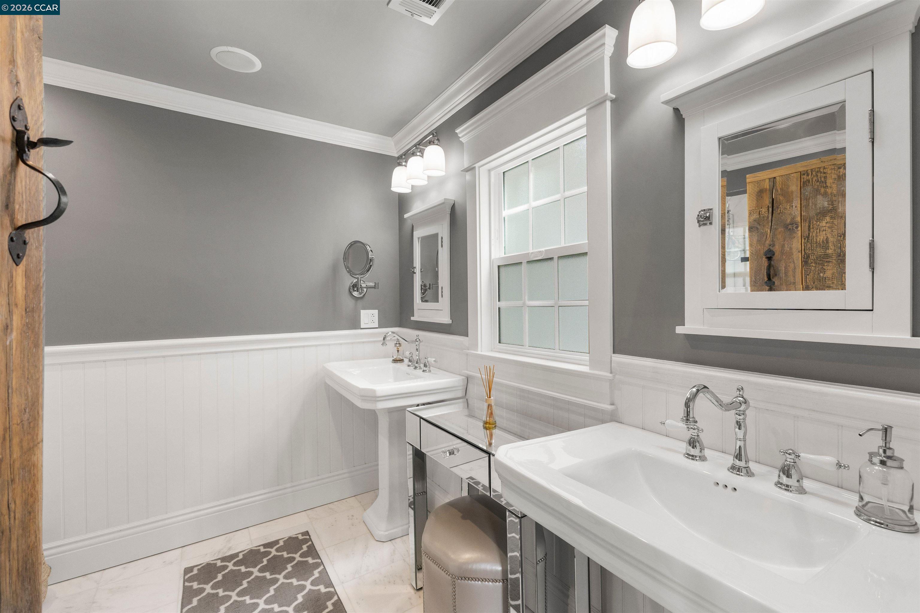 950 Country Lane