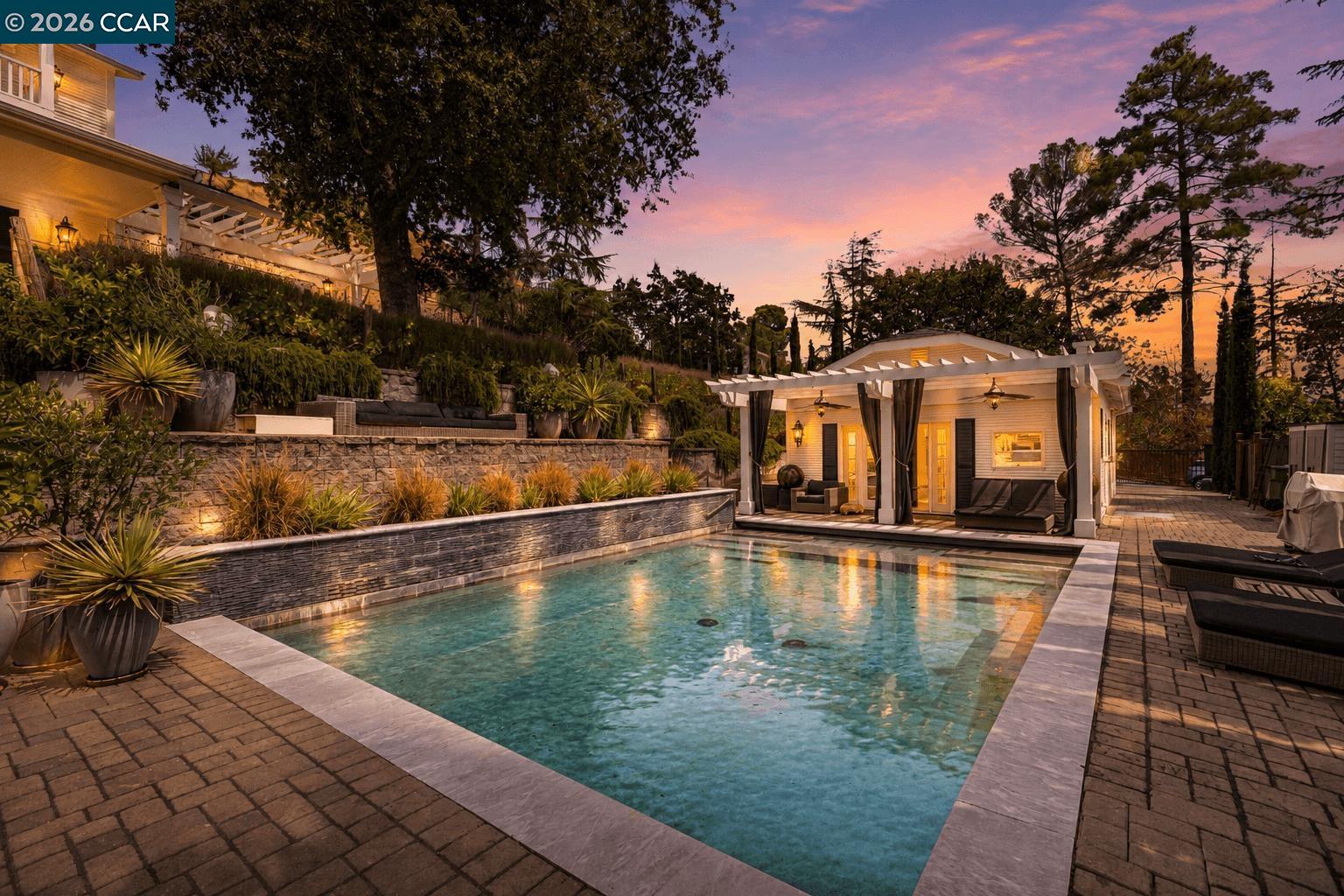 950 Country Lane