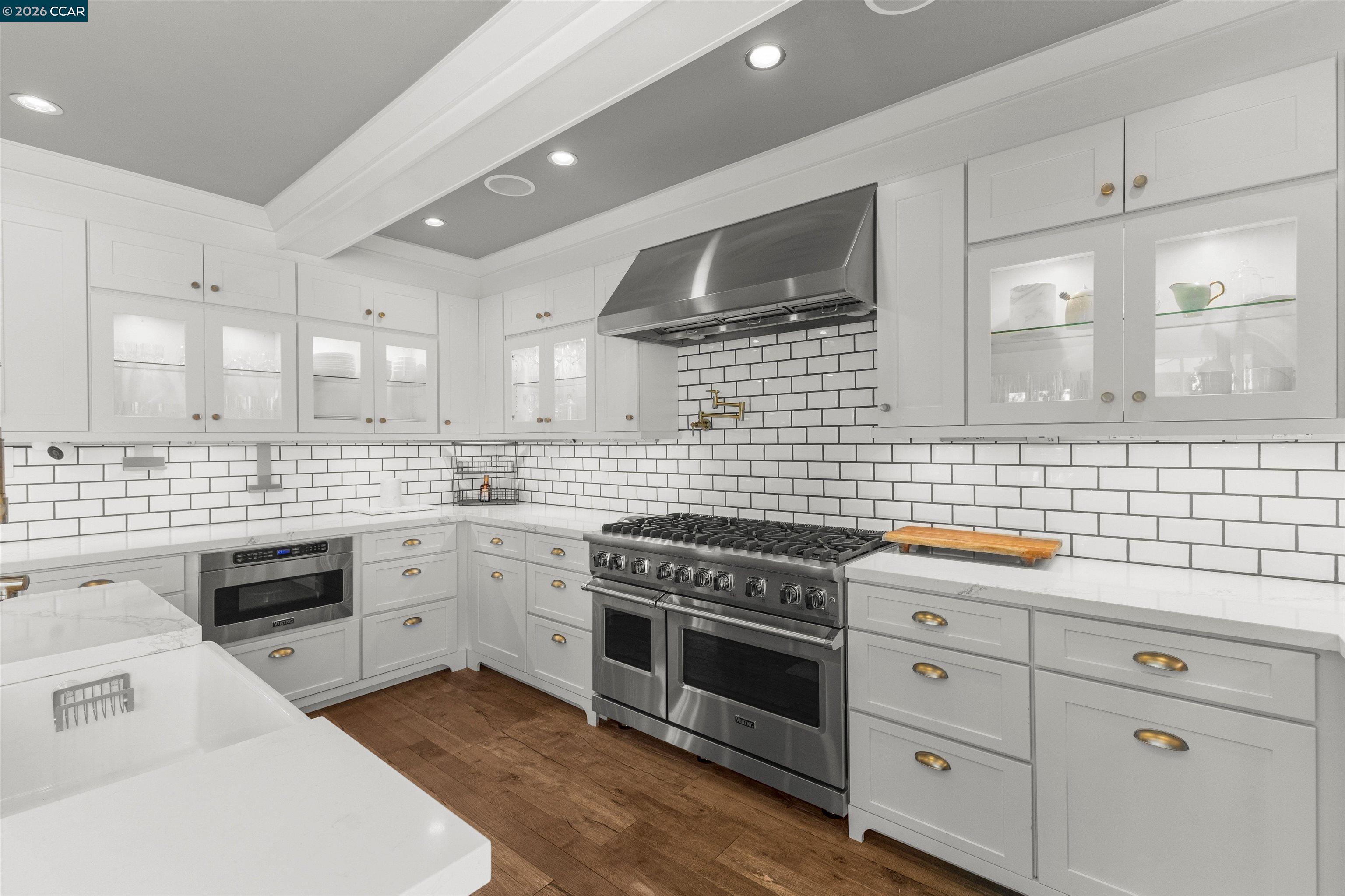 950 Country Lane
