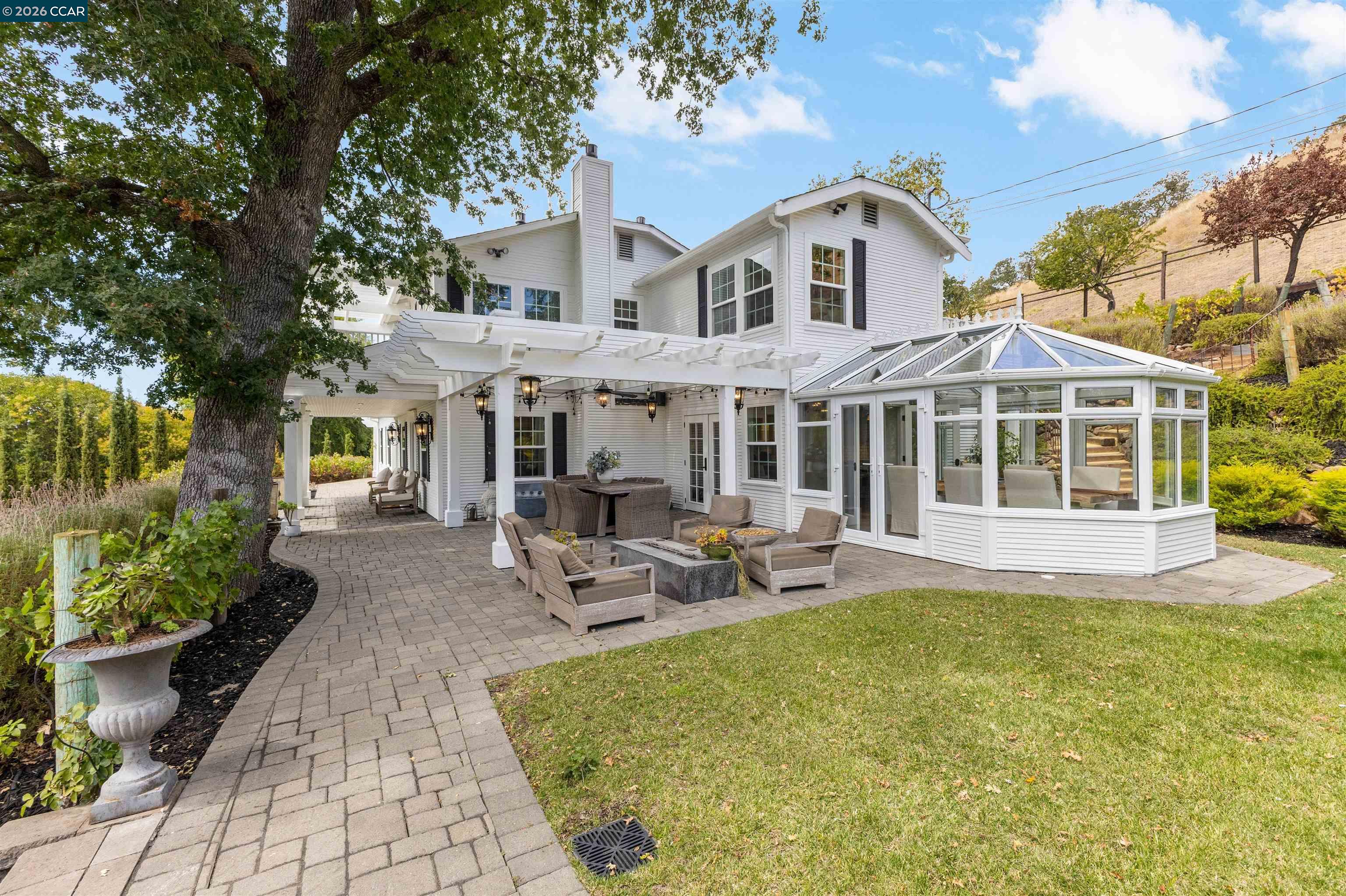 950 Country Lane