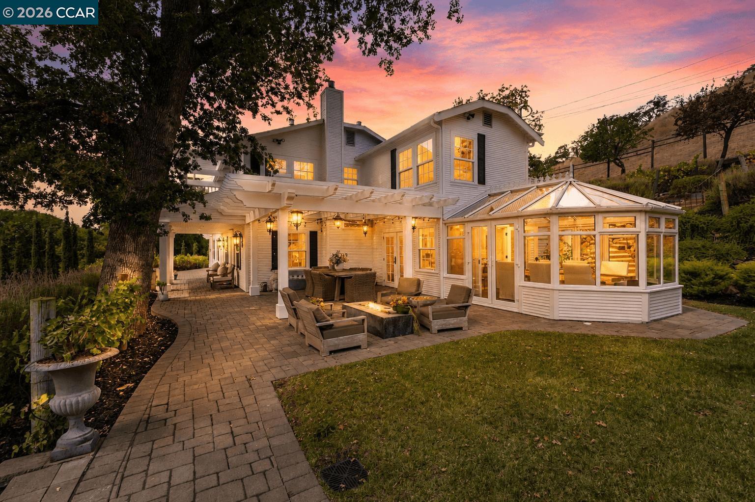 950 Country Lane